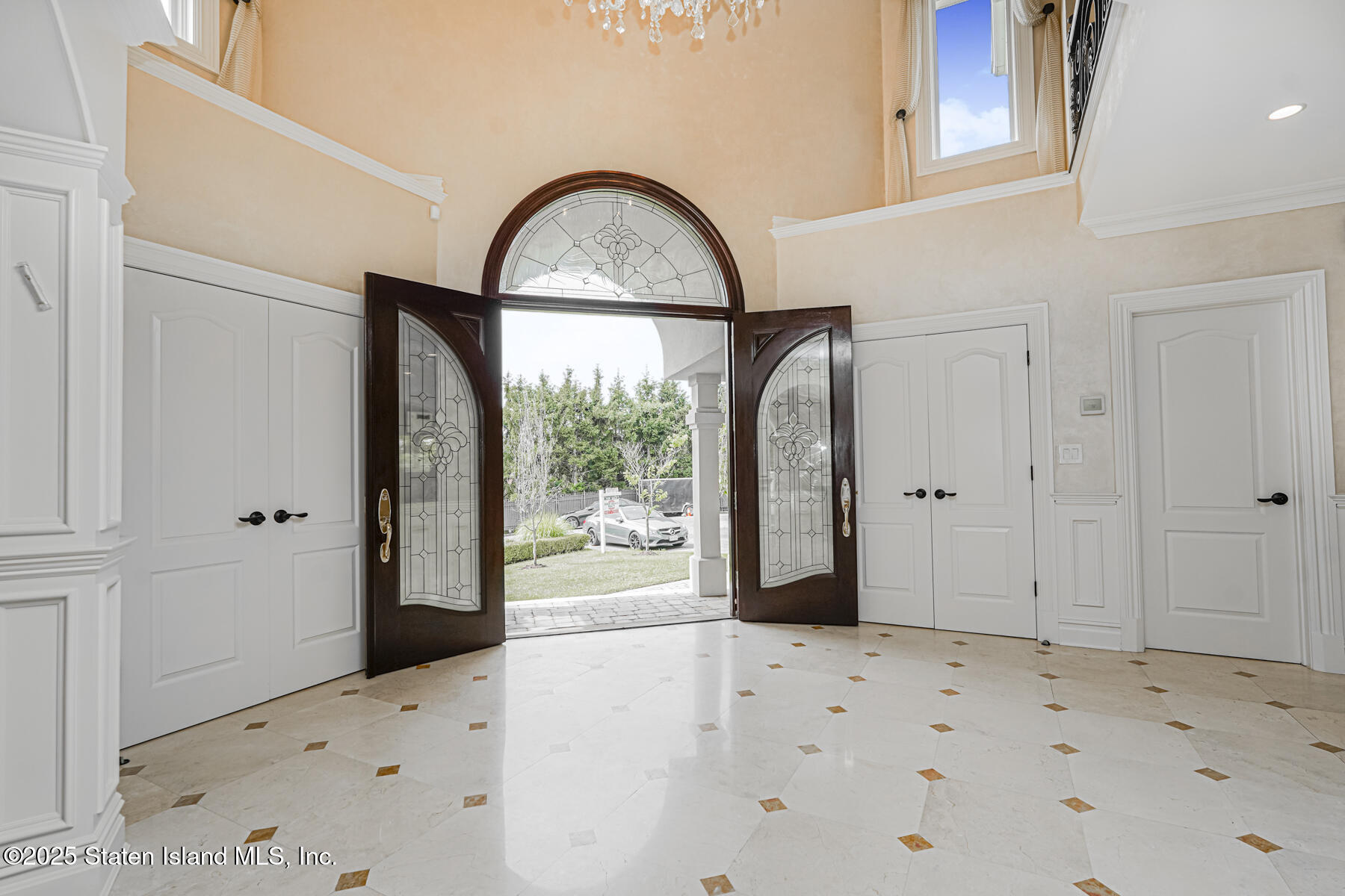 35 Julieann Court Image 3