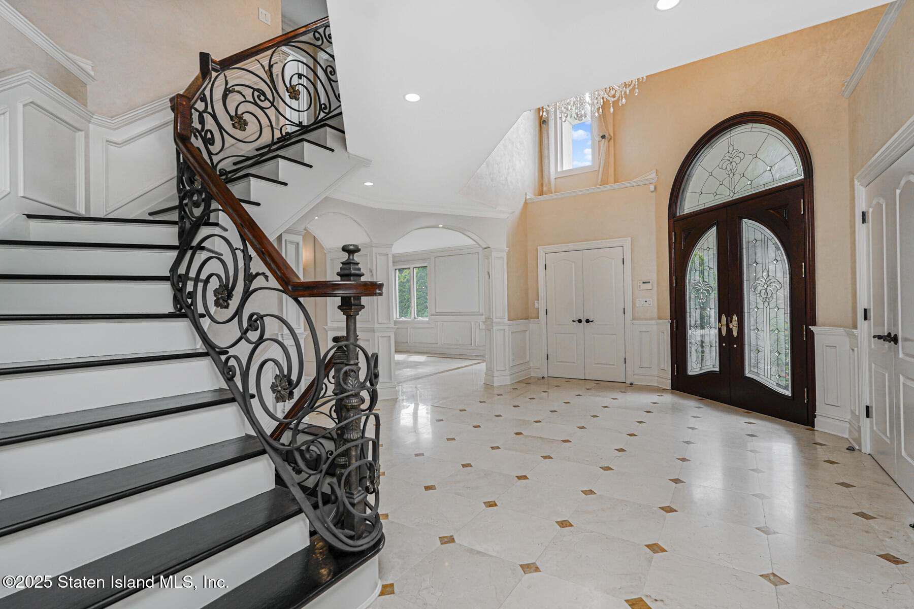 35 Julieann Court Image 4