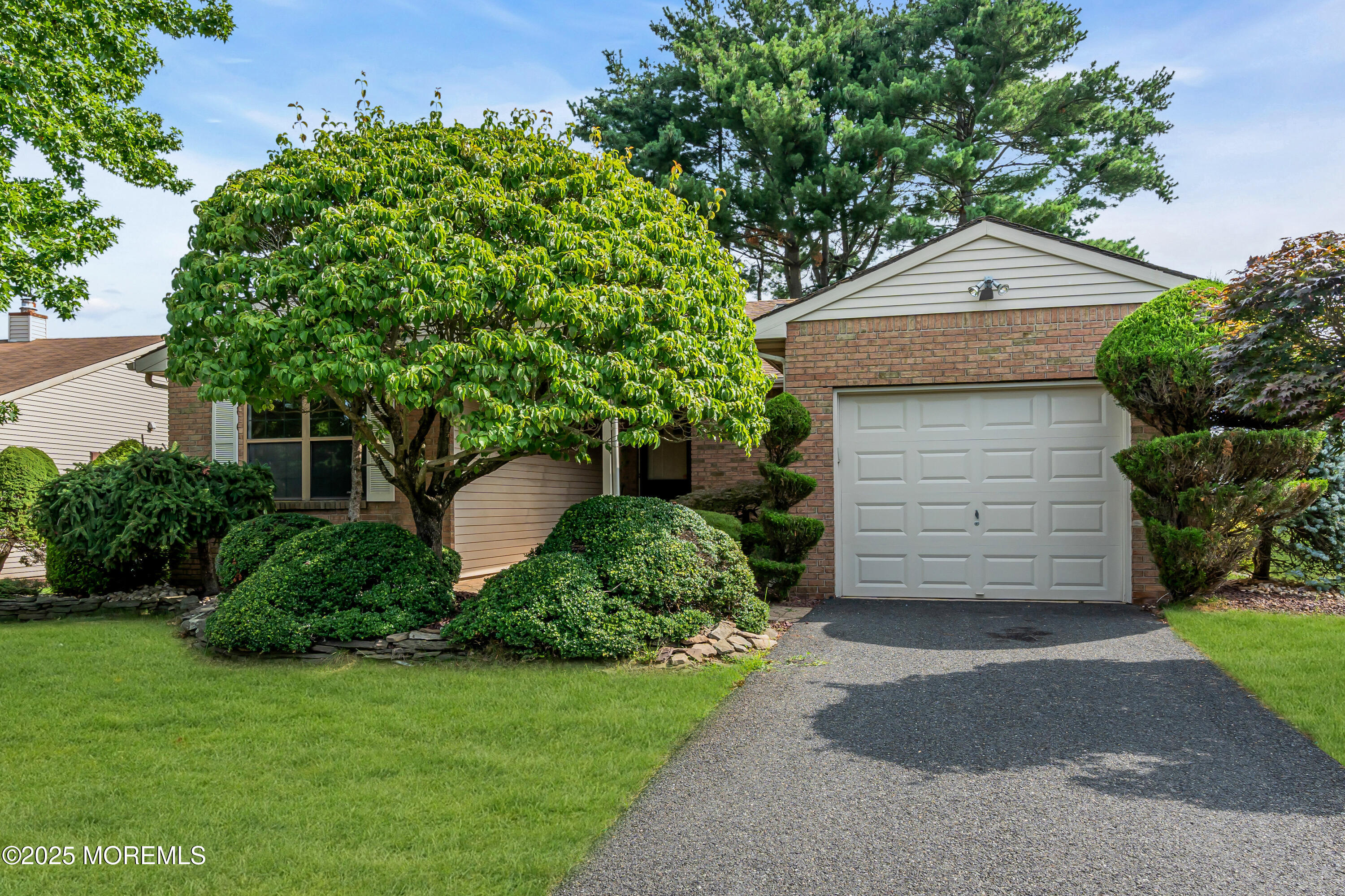 47 Lakeview Drive, Marlboro, NJ, 07746