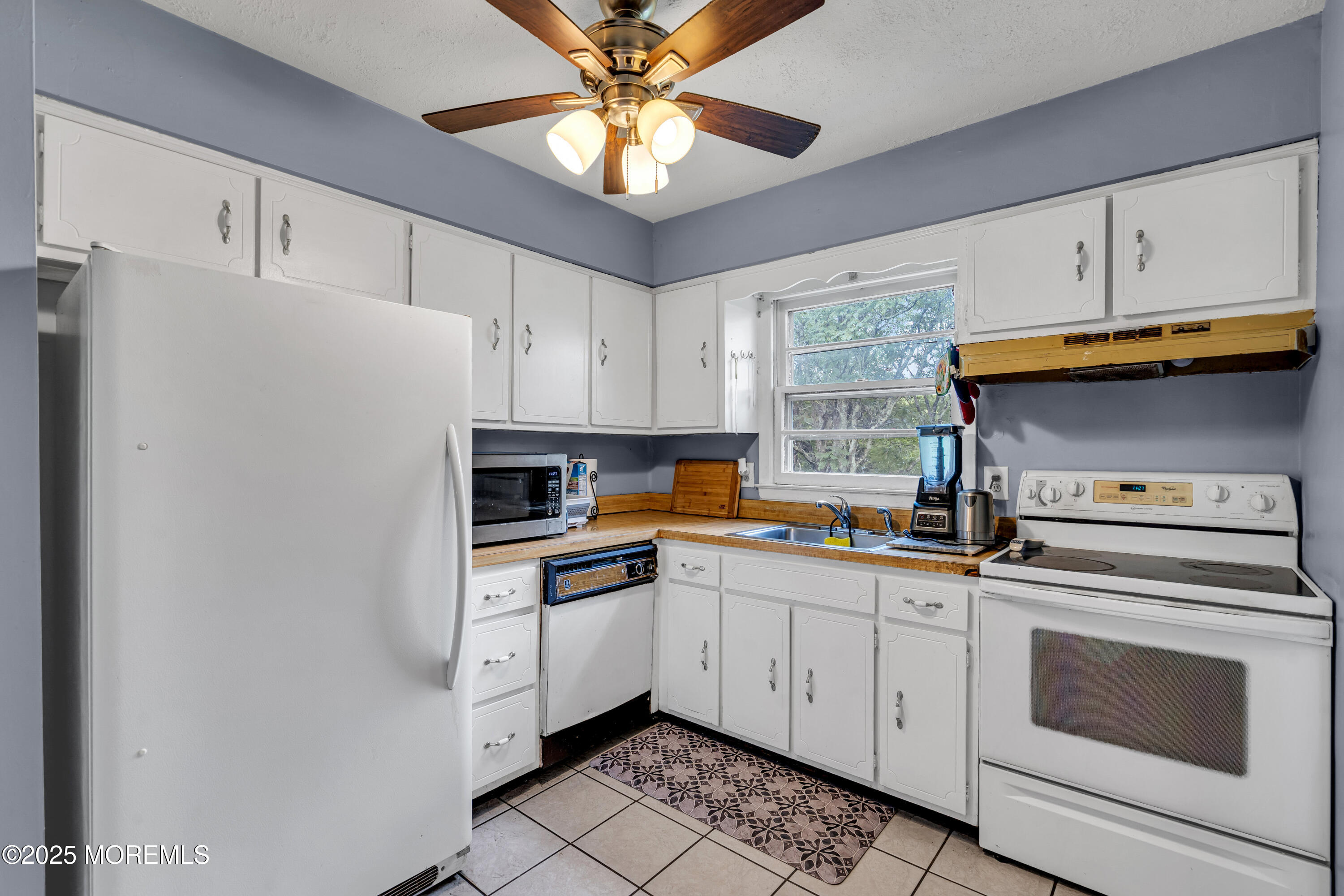 656 Vine Avenue Image 4