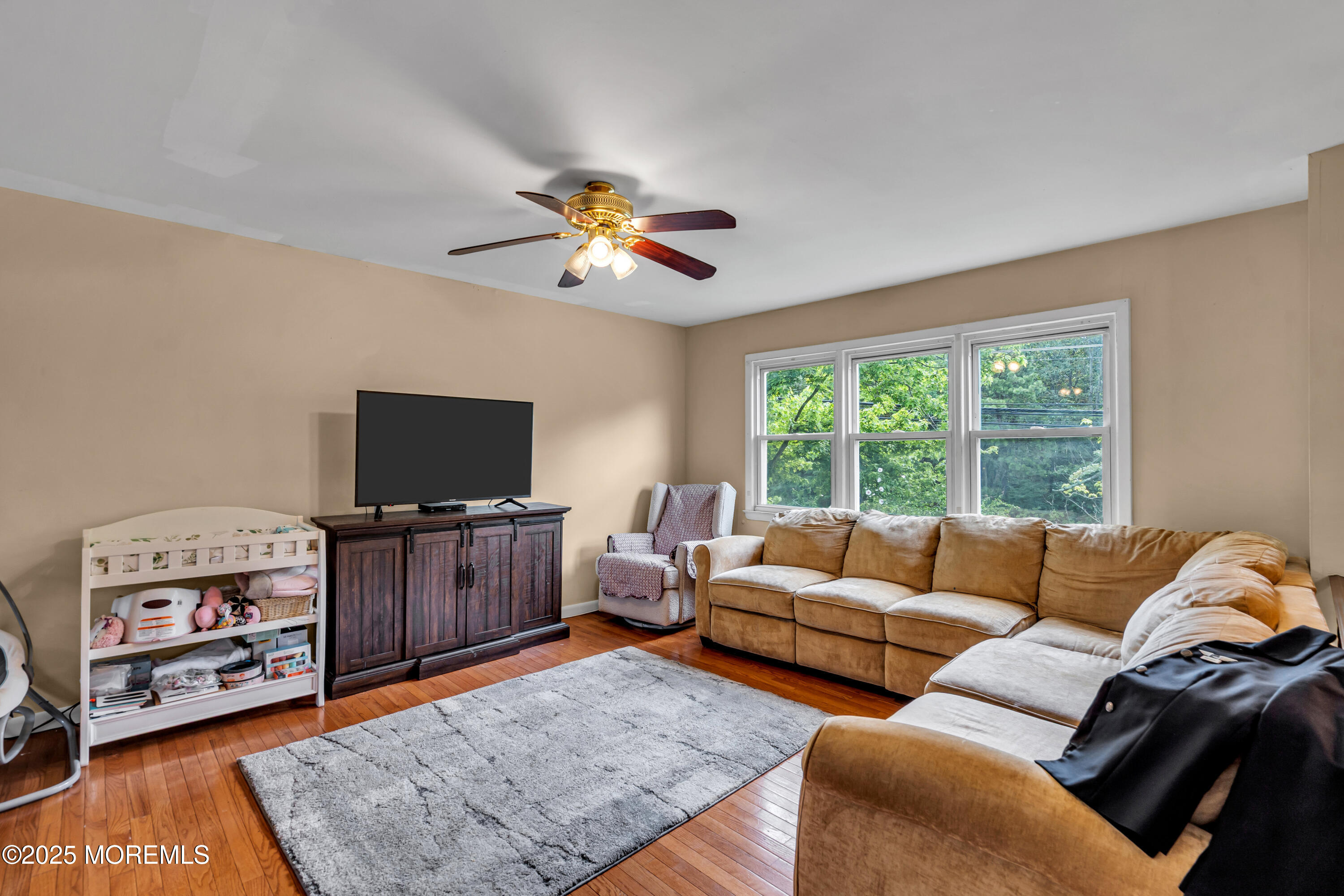 656 Vine Avenue Image 2