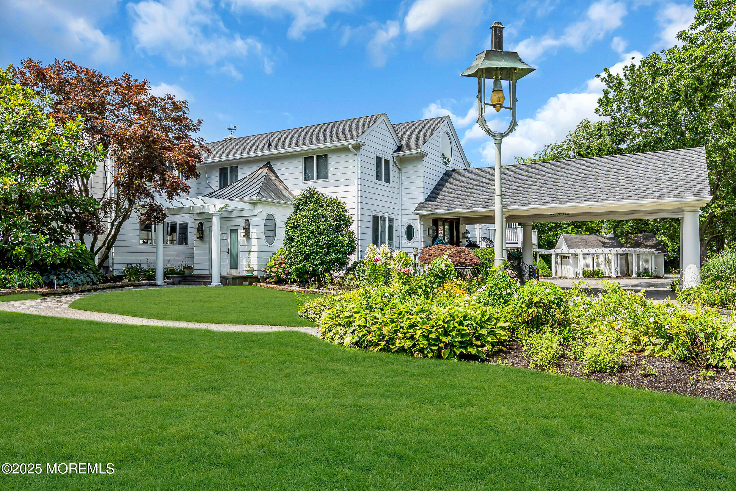 35 Magnolia Lane Image 4