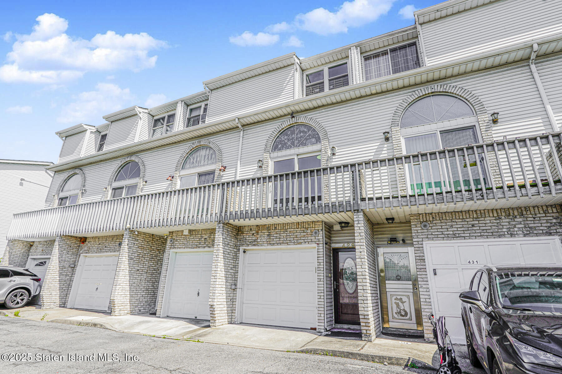 429 Hylan Boulevard Image 3