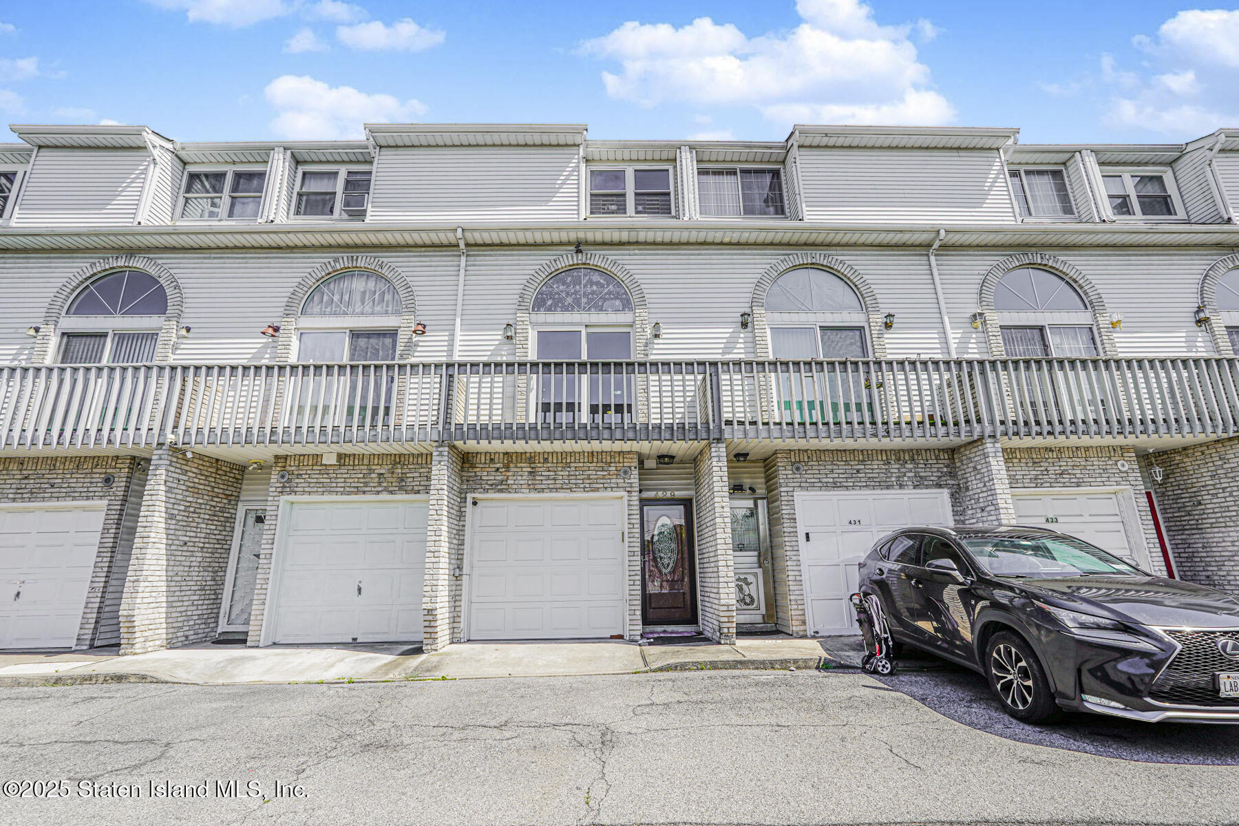 429 Hylan Boulevard Image 2