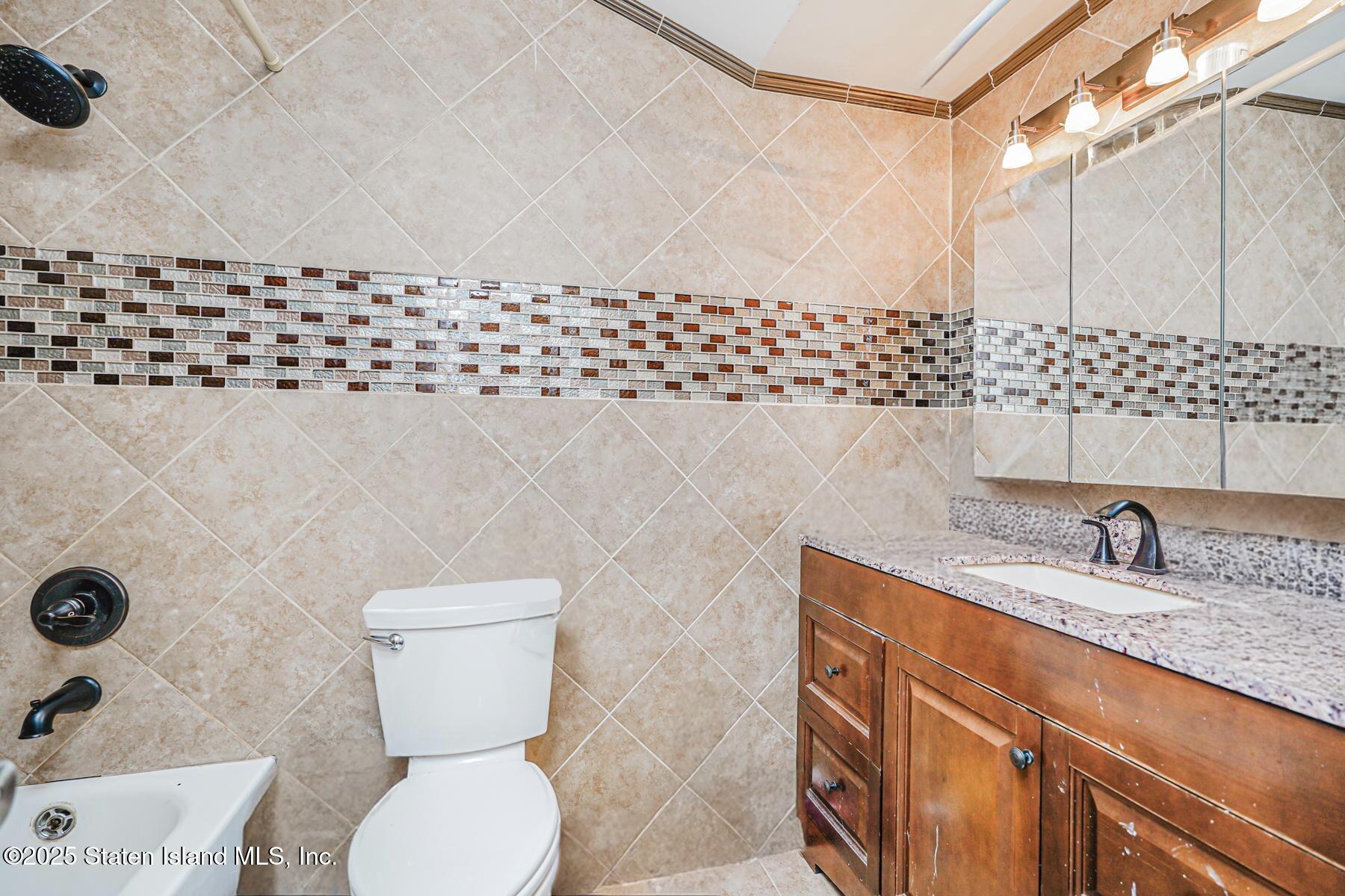 429 Hylan Boulevard, Staten Island, NY, 10305 image 23