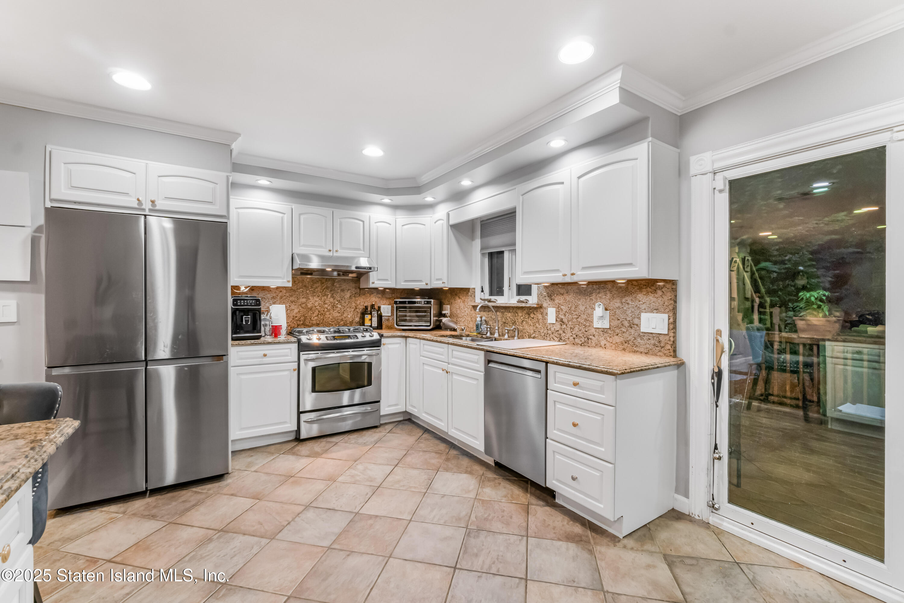 124 North Drive Image 4