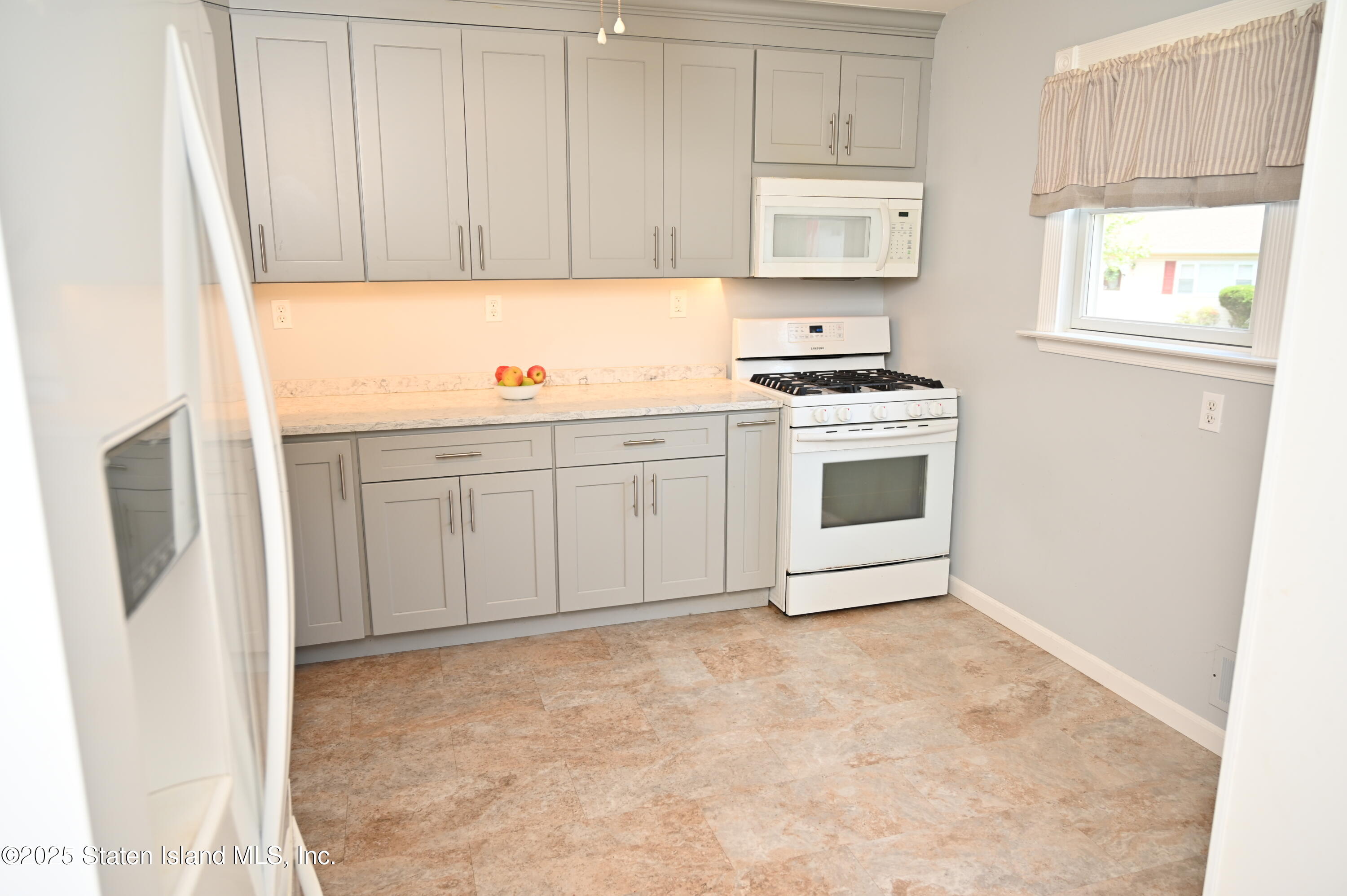 6 Nancy Circle, Edison, NJ, 08820 image 8