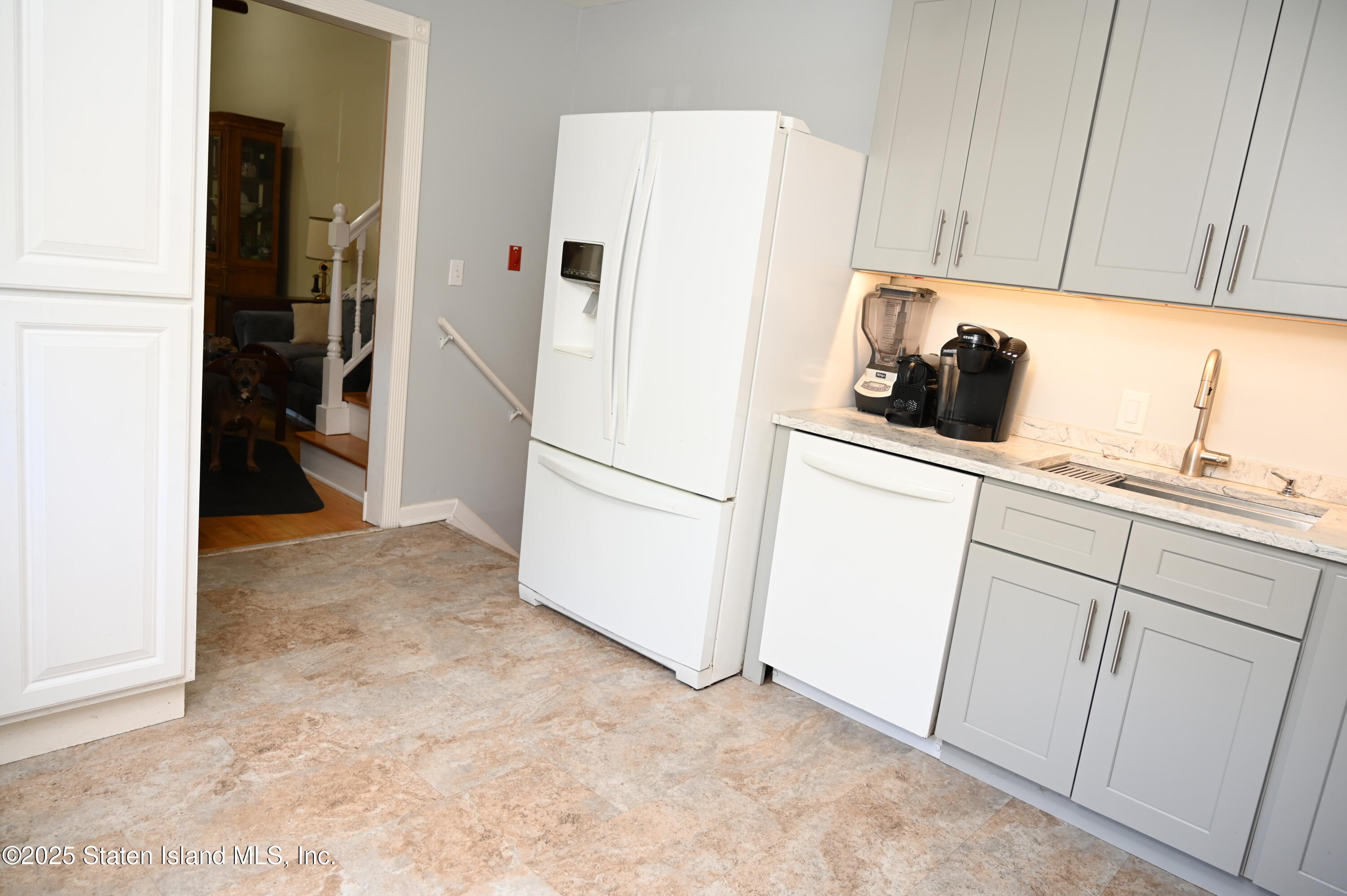 6 Nancy Circle, Edison, NJ, 08820 image 9