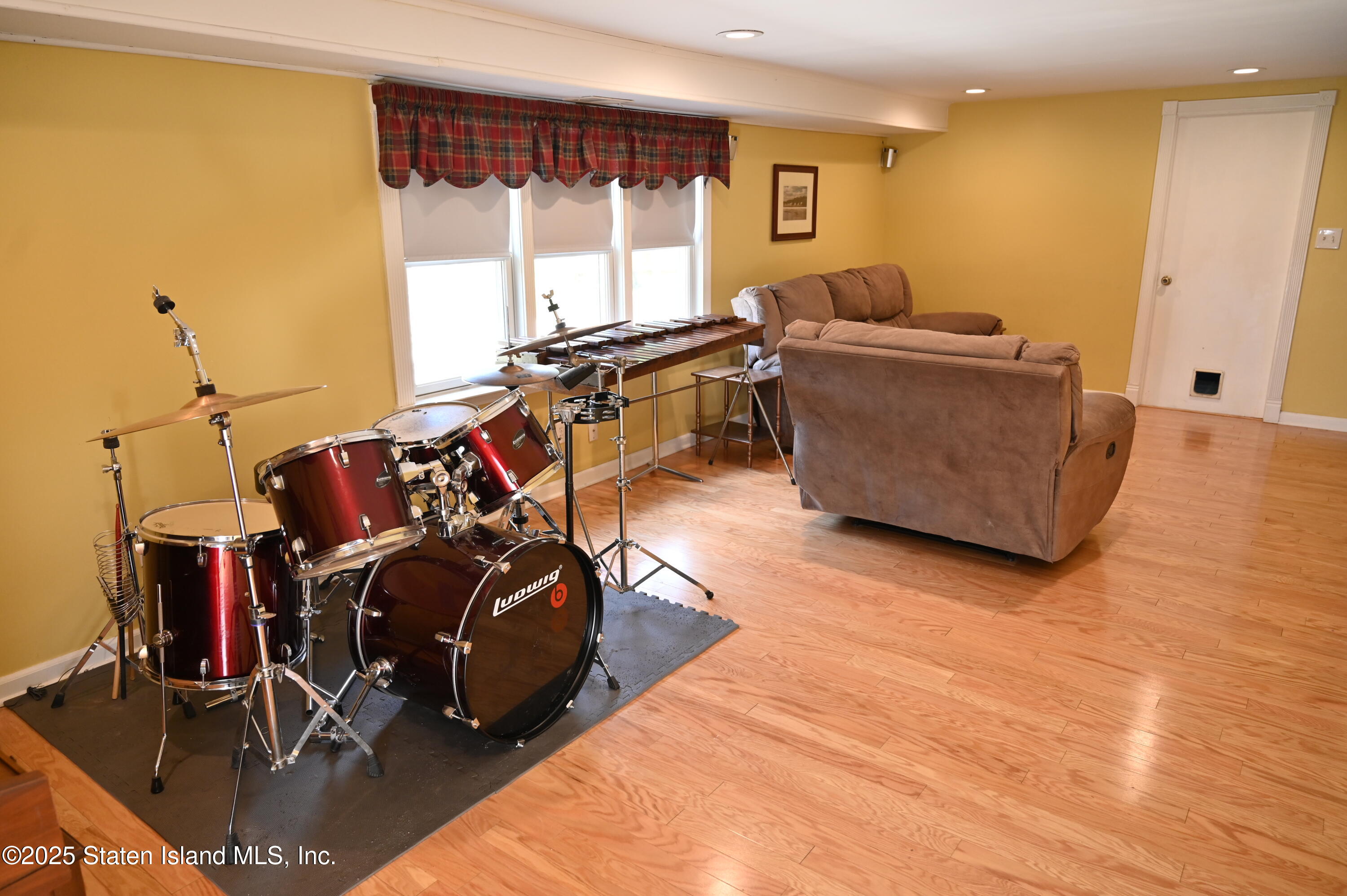 6 Nancy Circle, Edison, NJ, 08820 image 24