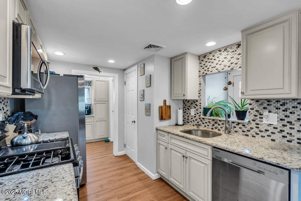 202 Beach Boulevard Image 4