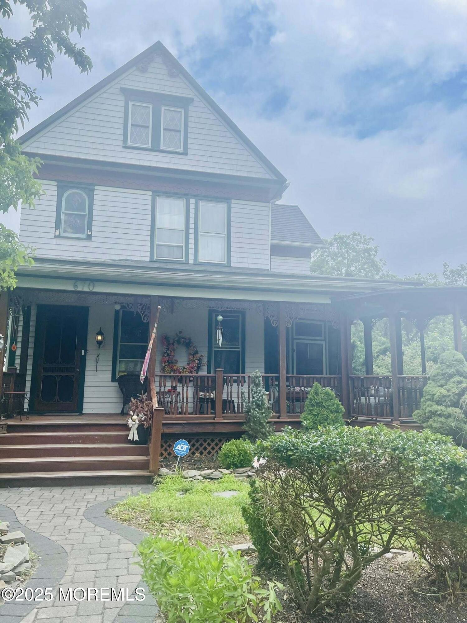 670 E Bay Avenue Image 3