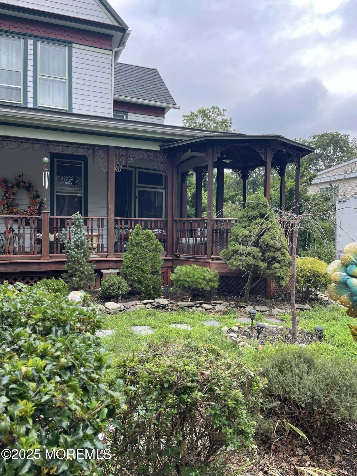 670 E Bay Avenue Image 4