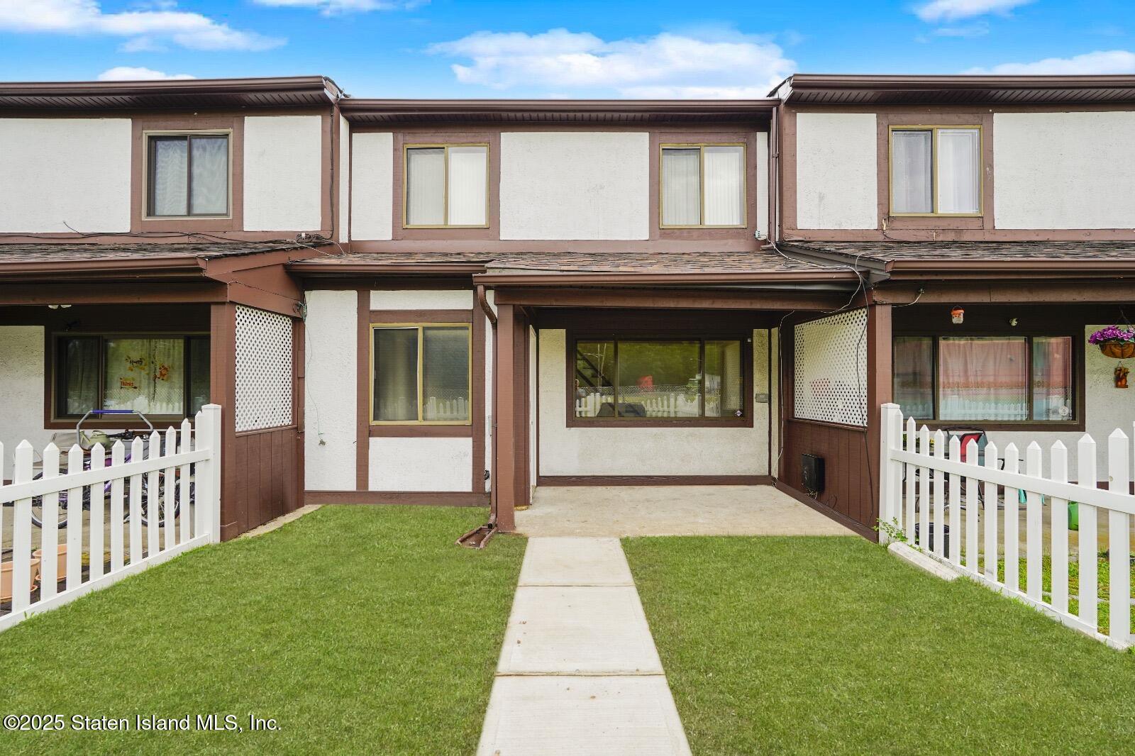 132 Parkview Loop, Staten Island, NY, 10314
