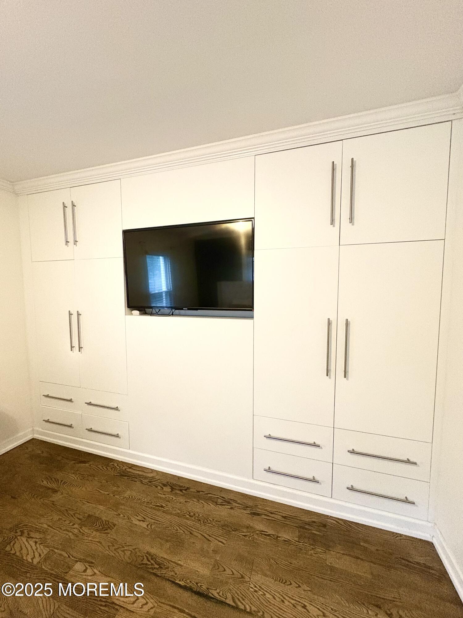 542 Princess Court Image 3