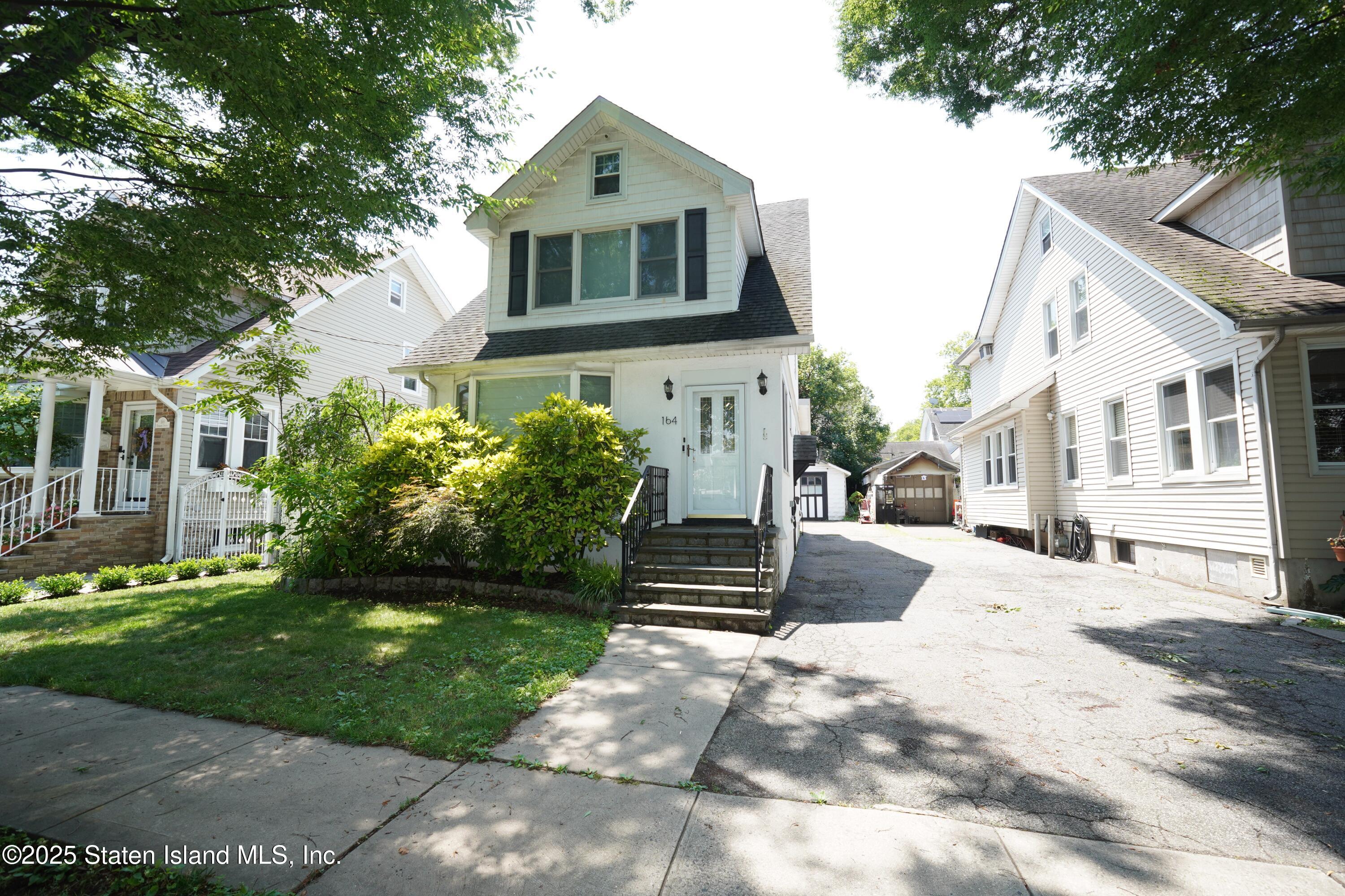 164 Burbank Avenue Image 2