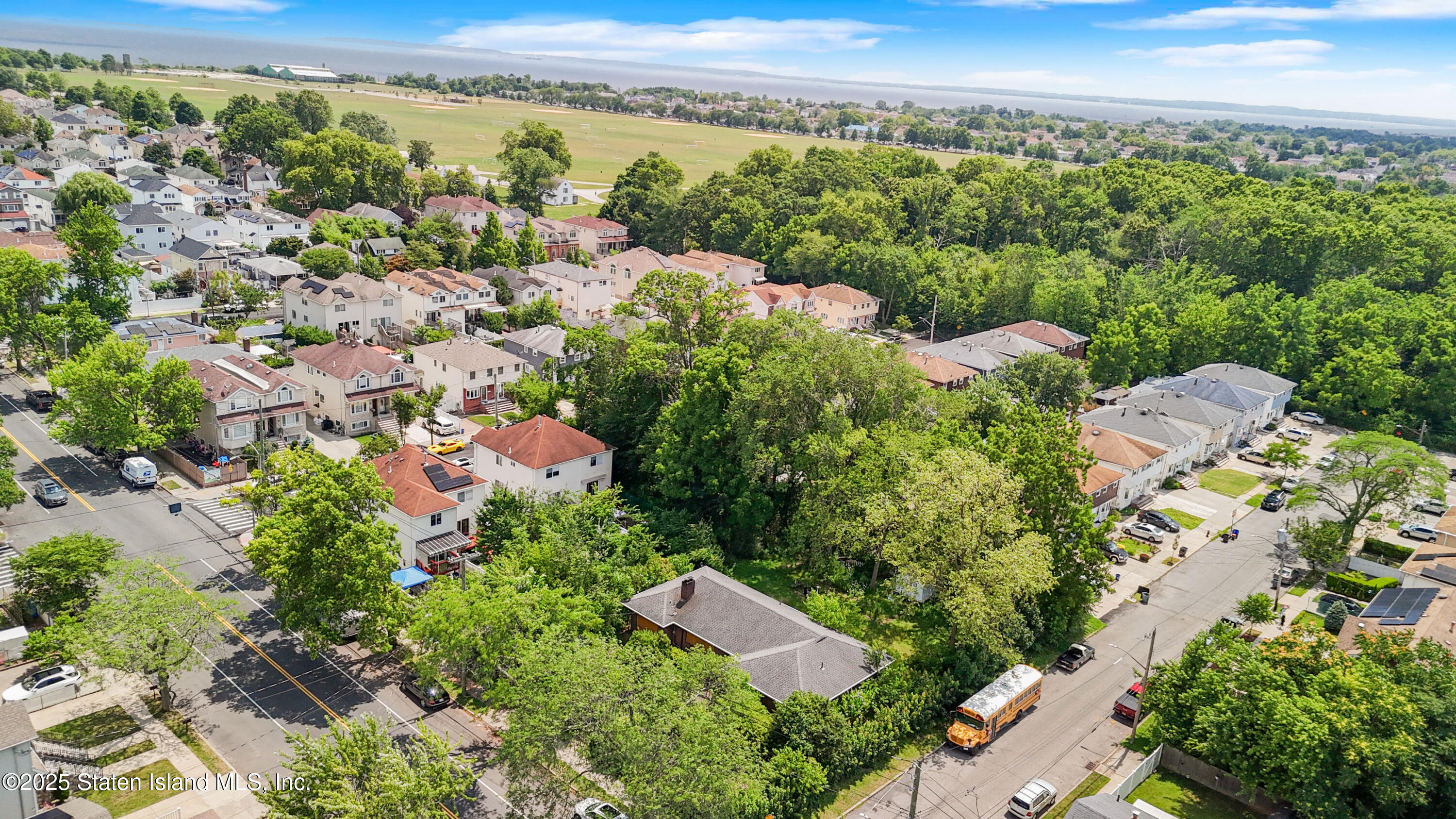 374 Greeley Avenue Image 3