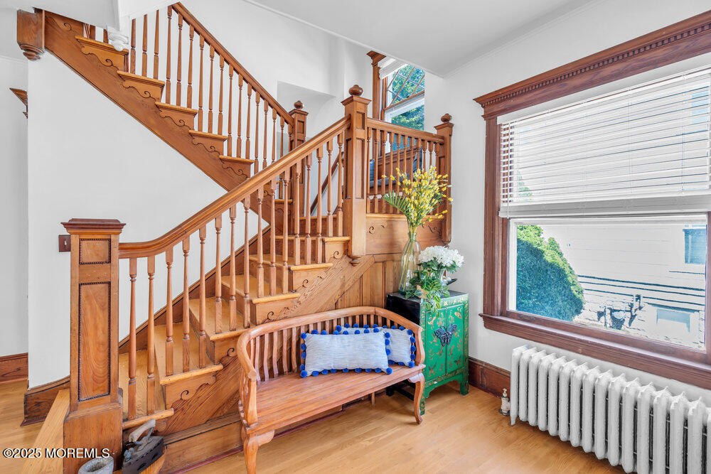 611 7th Avenue Image 3