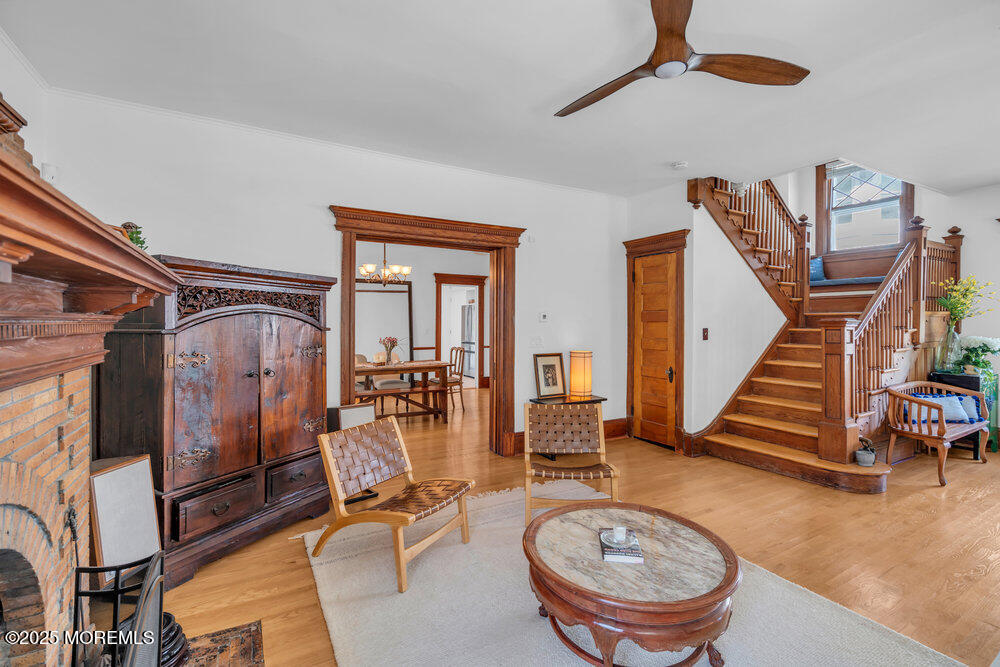 611 7th Avenue Image 5