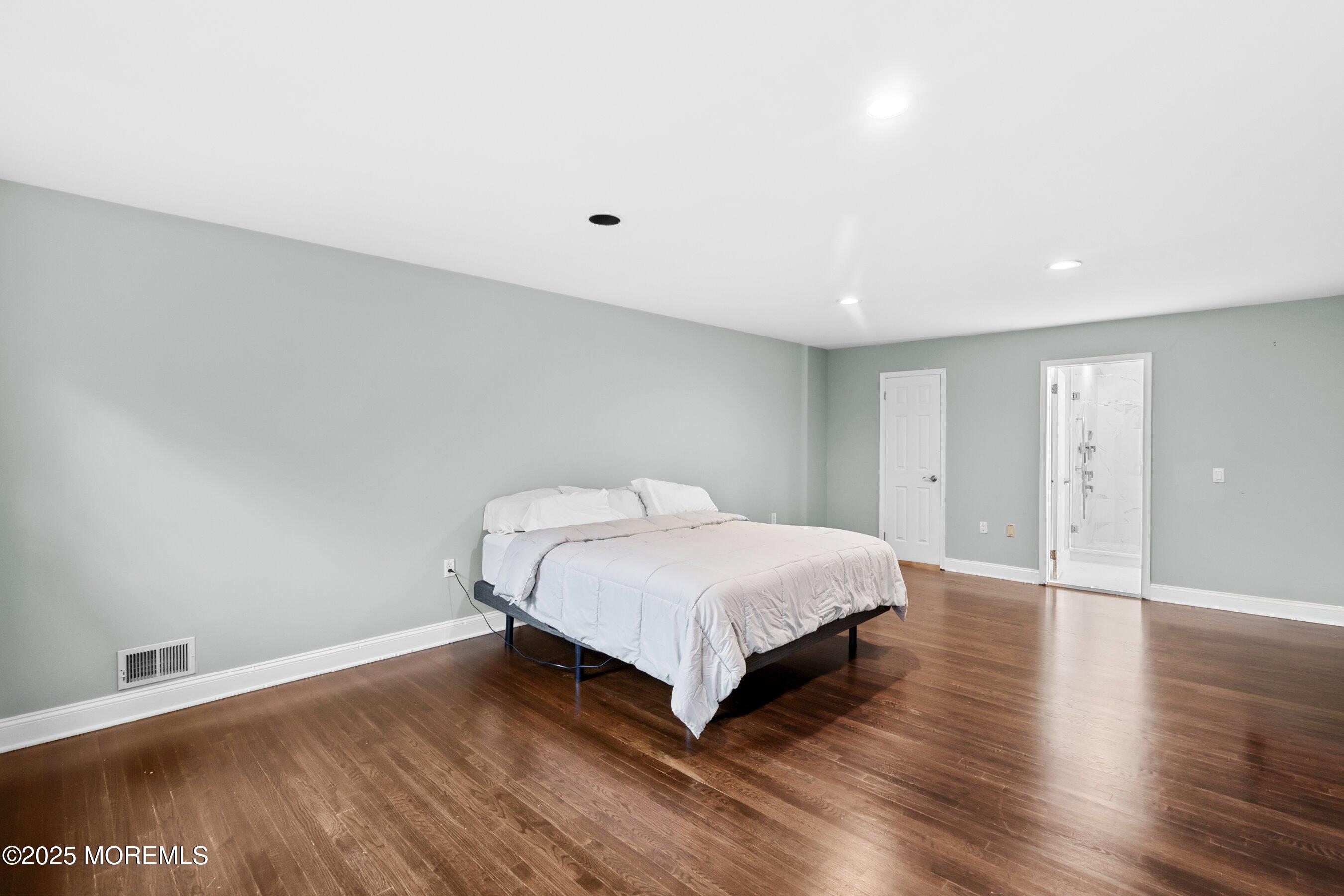 5 Marigold Lane, Marlboro, NJ, 07746 image 32