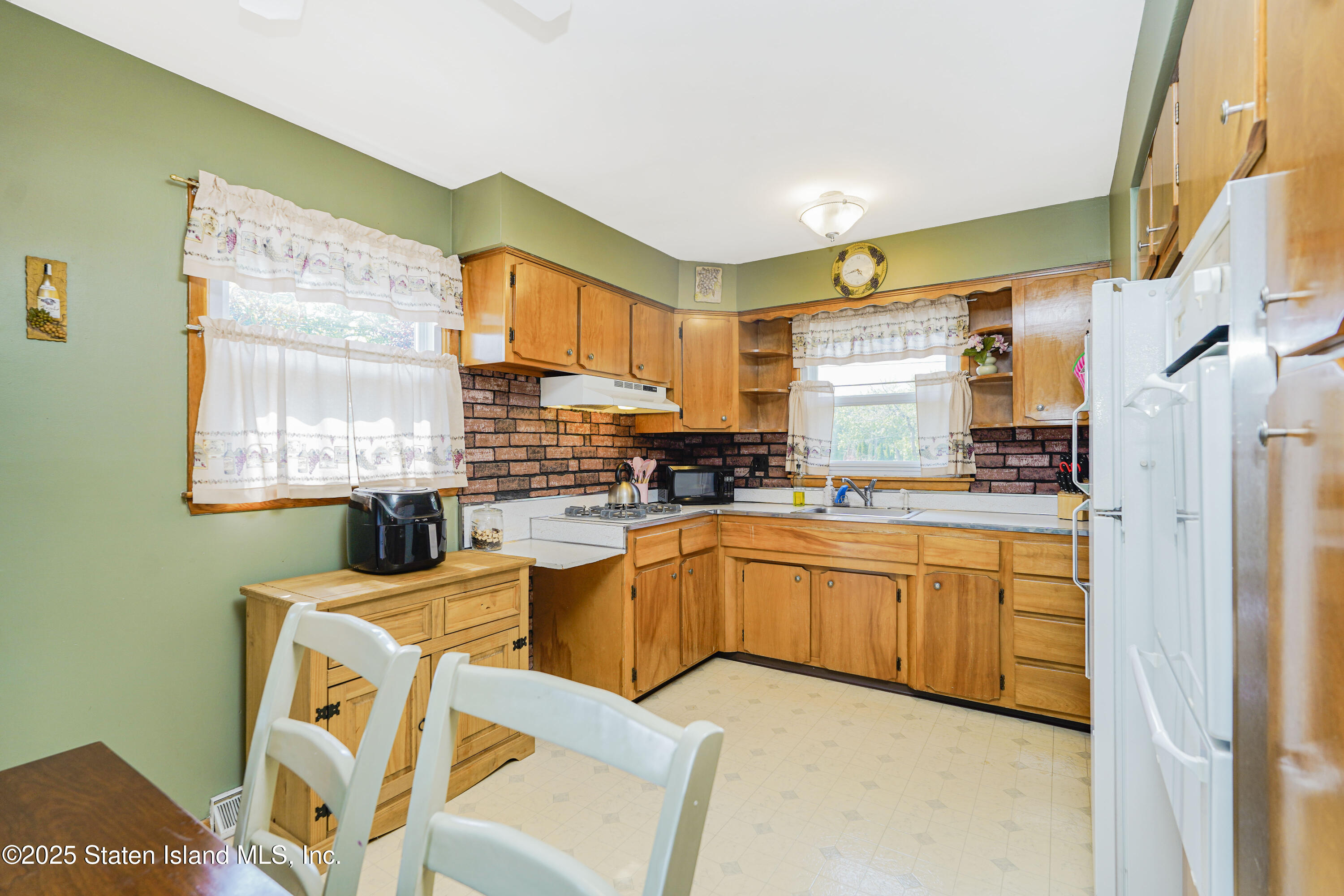 416 Bradford Avenue, Staten Island, NY, 10309 image 9