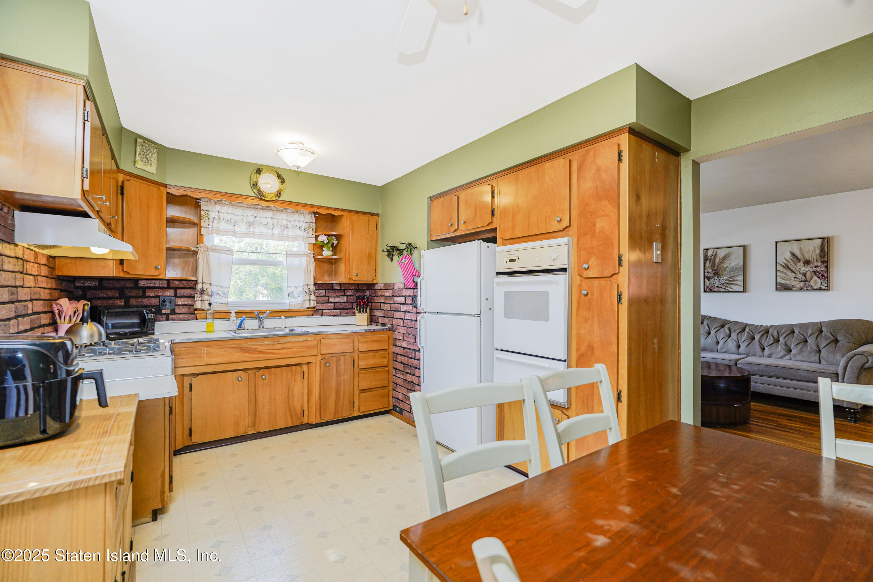 416 Bradford Avenue, Staten Island, NY, 10309 image 10
