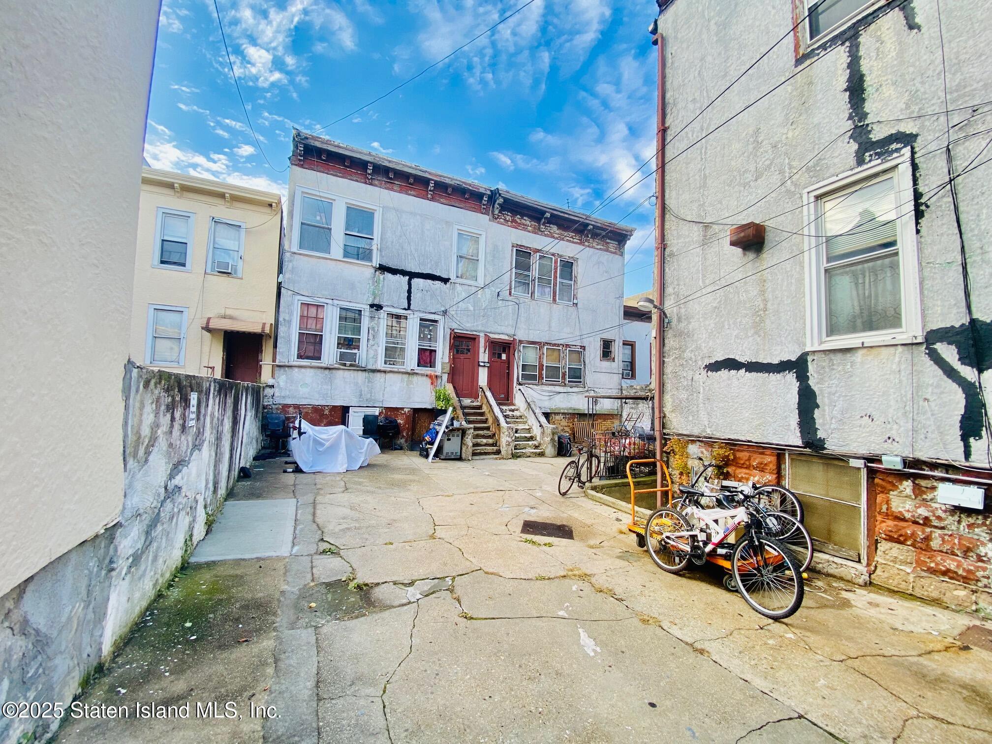 2860-2864 W 16 Street Image 3
