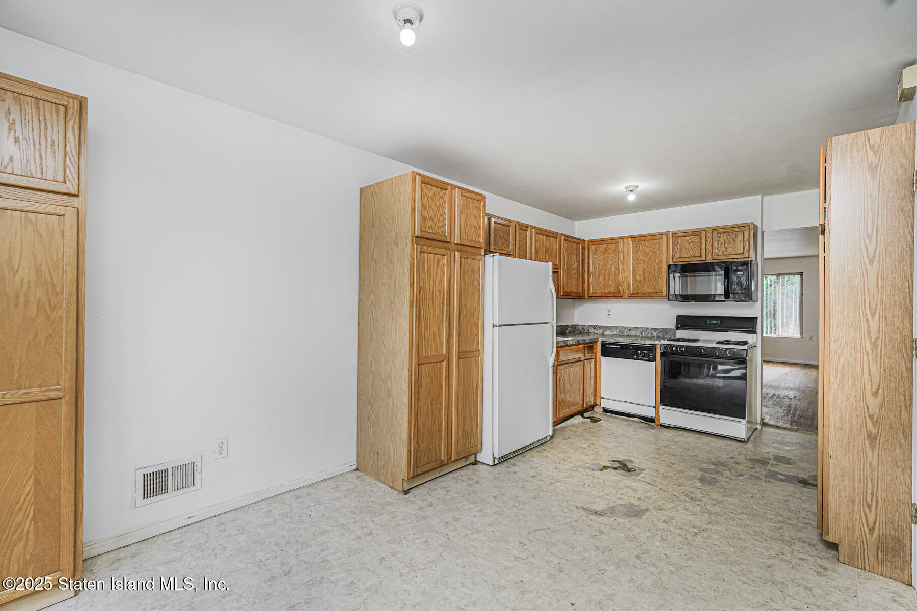 331 Union Avenue, Staten Island, NY, 10303 image 11