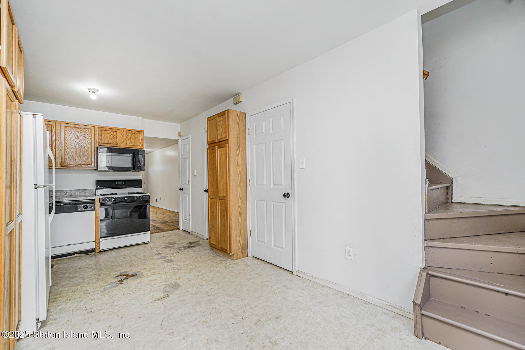 331 Union Avenue, Staten Island, NY, 10303 image 12