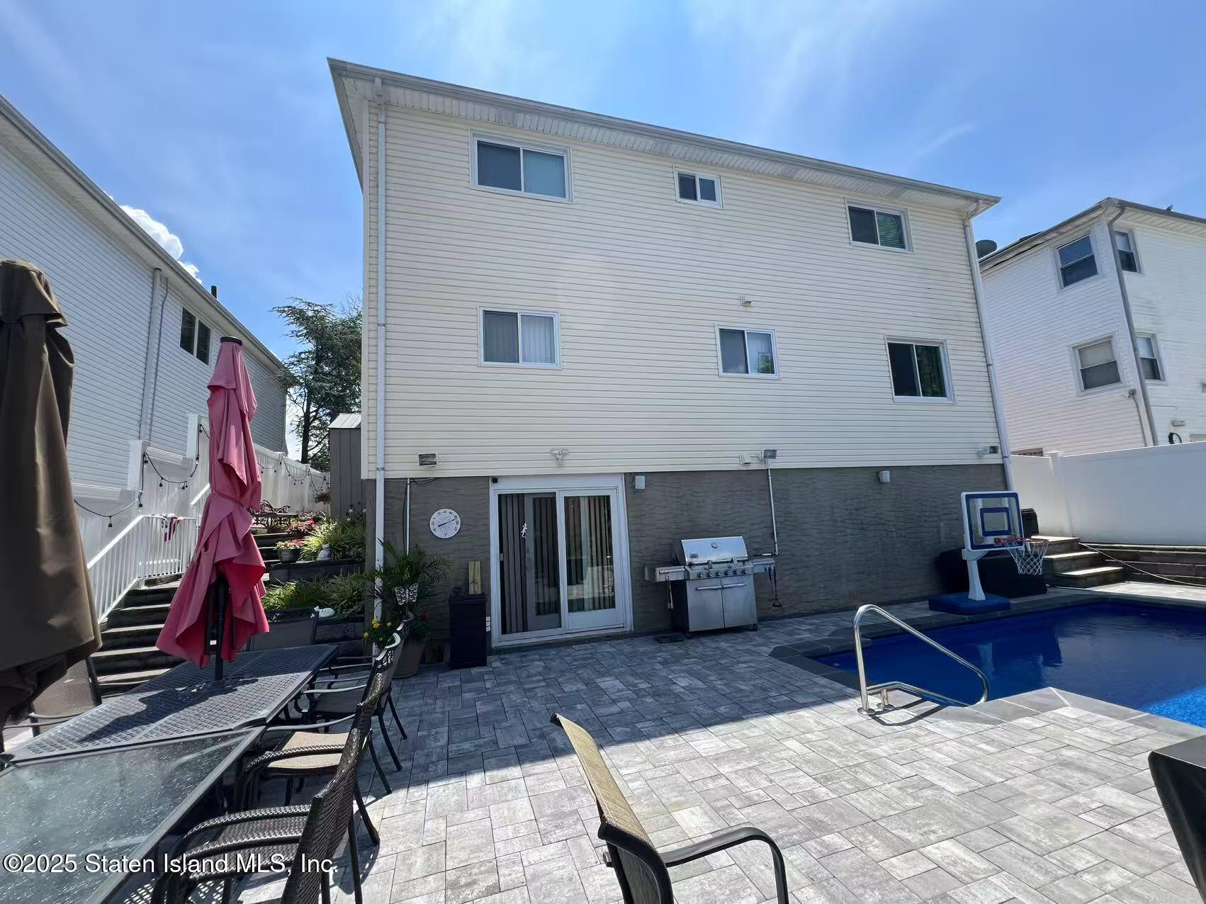 595 Sheldon Avenue Image 5
