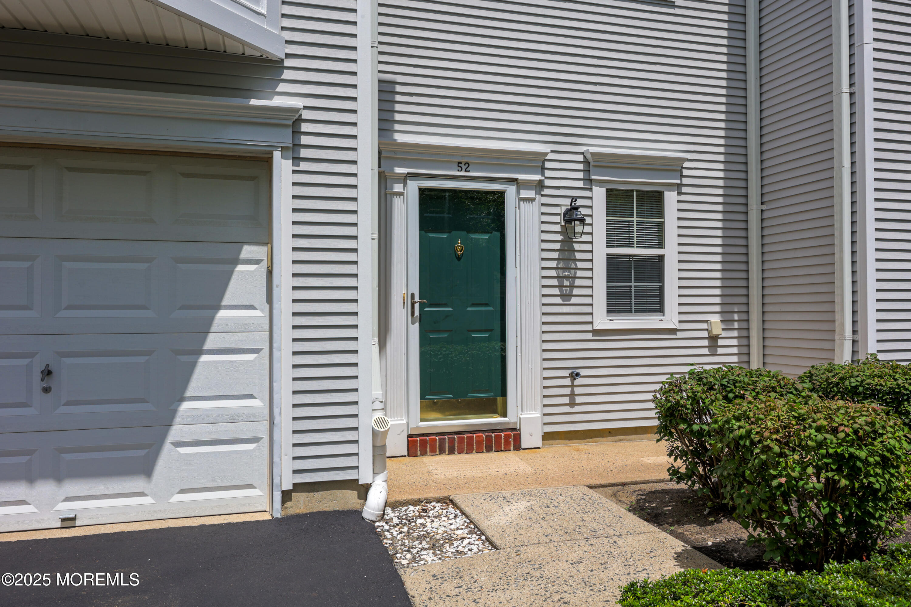 52 Picket Place 1000 Image 2