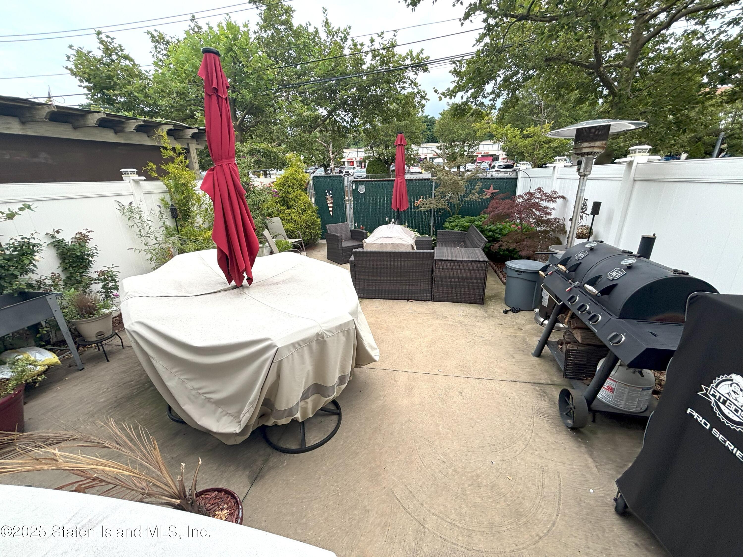 73 Hampton Green, Staten Island, NY, 10312 image 11