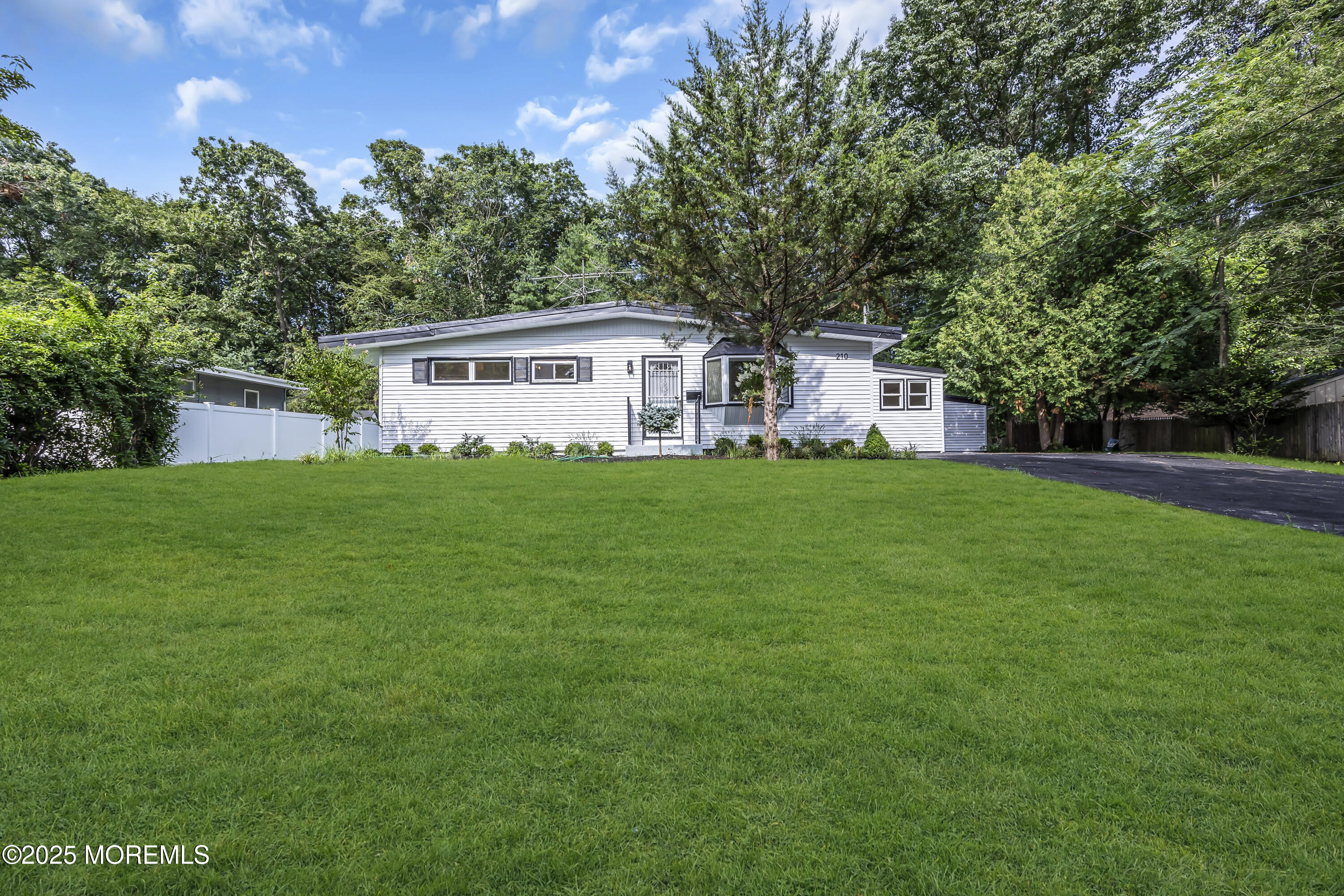 210 Parkview Terrace, Lincroft, NJ, 07738