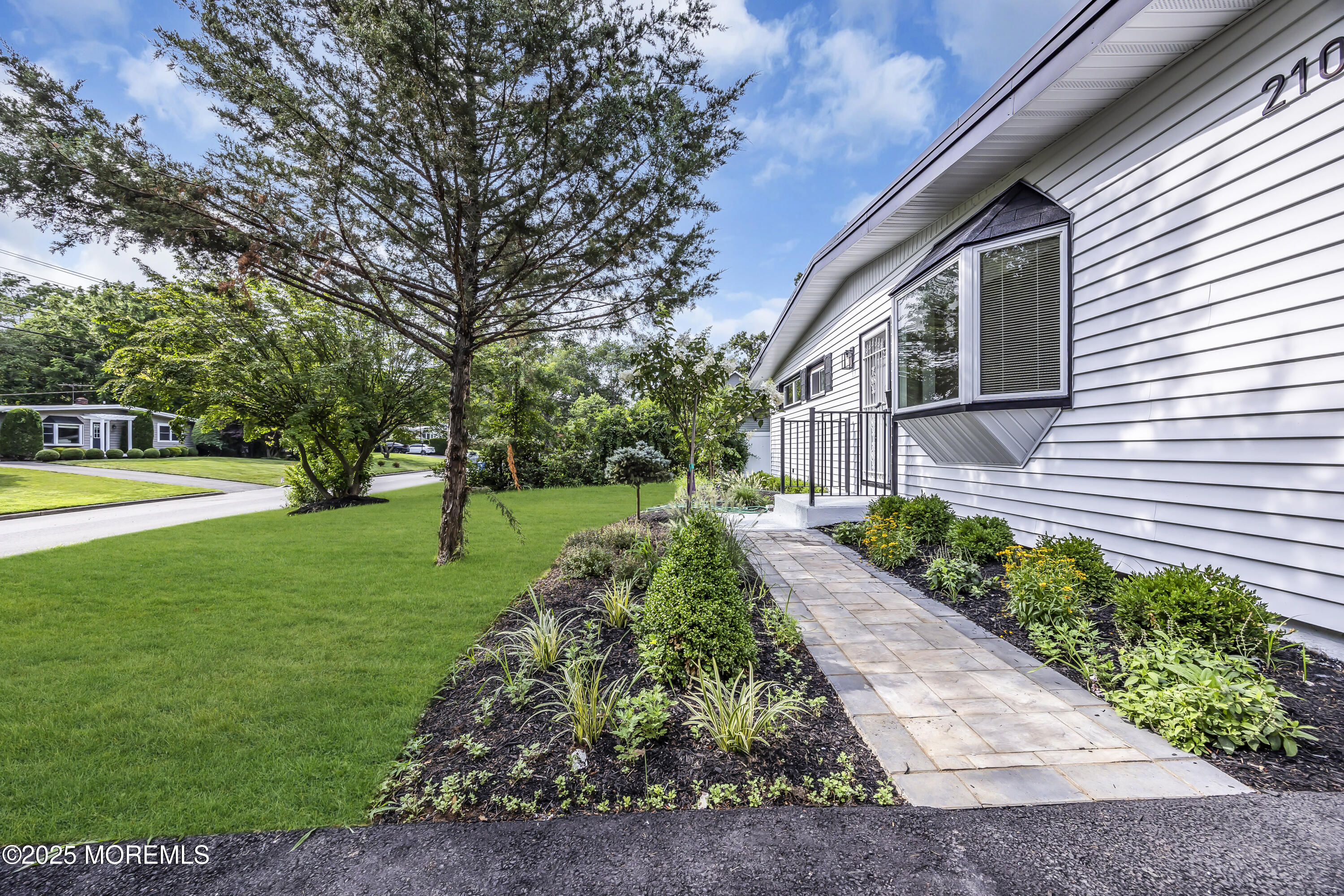 210 Parkview Terrace Image 2
