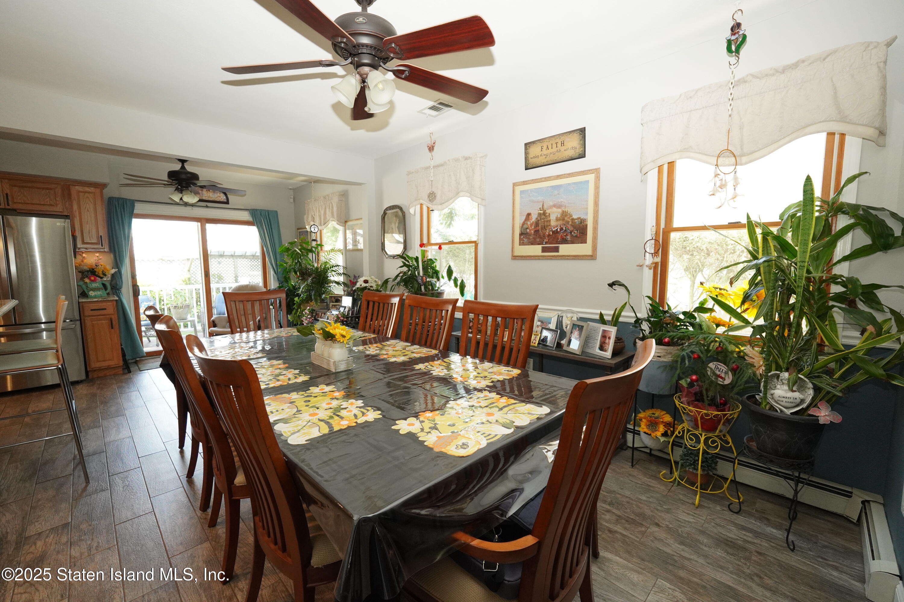 77 Burbank Avenue Image 4