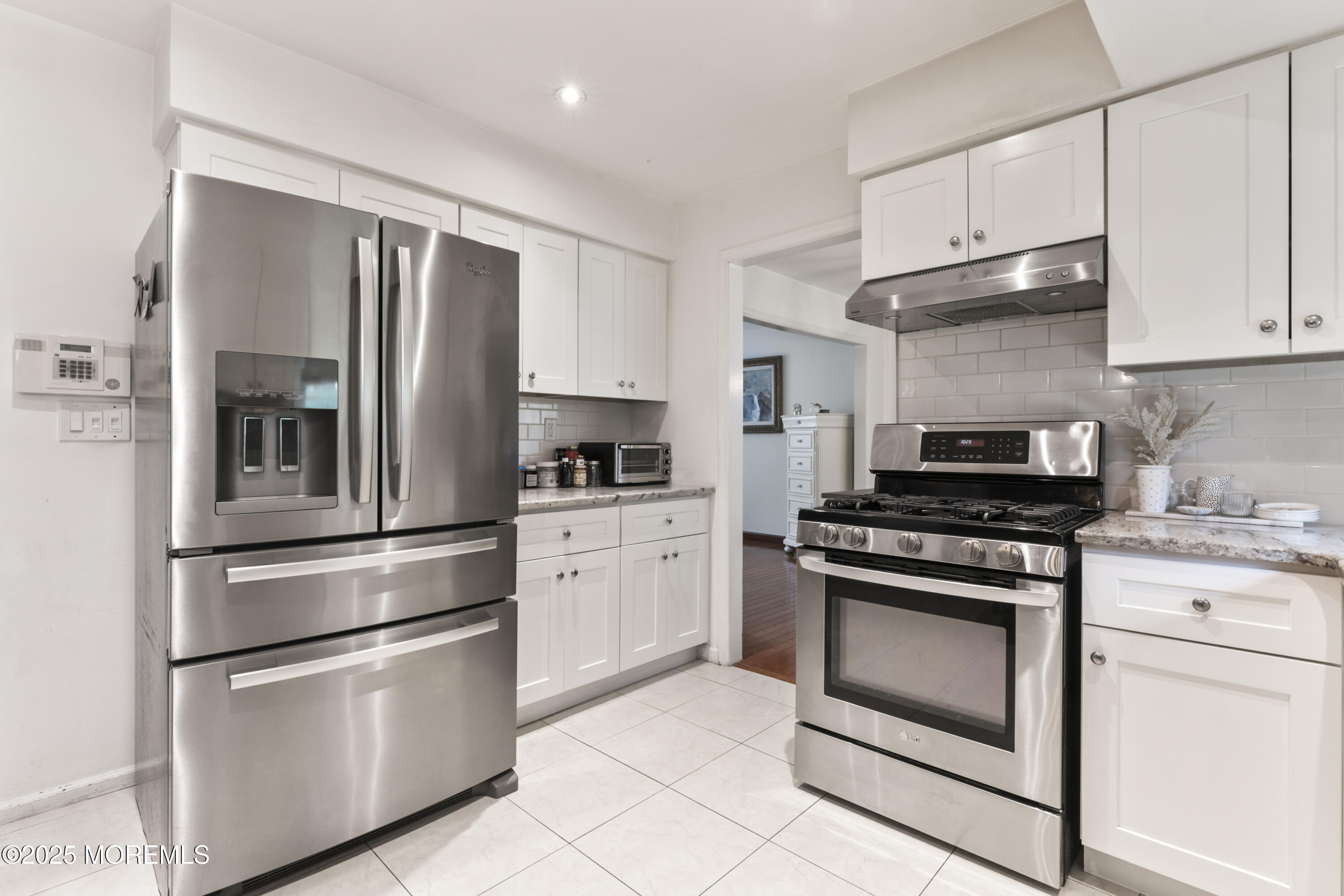 25 Constitution Court, Manalapan, NJ, 07726 image 17