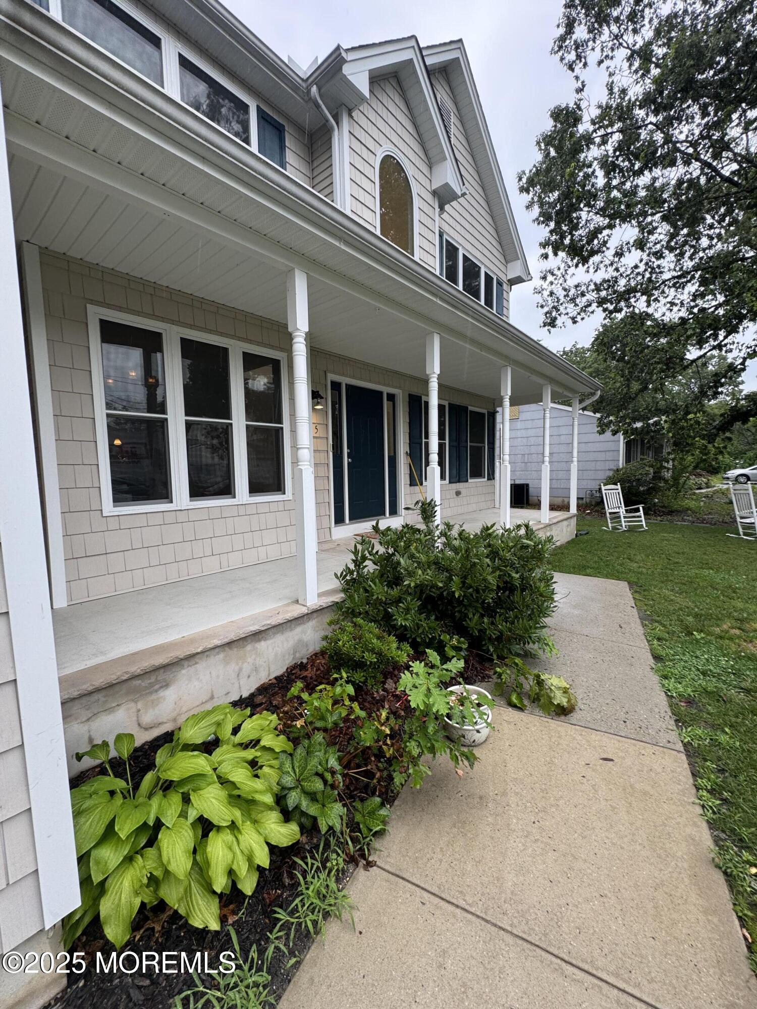 605 Windsor Street Image 3