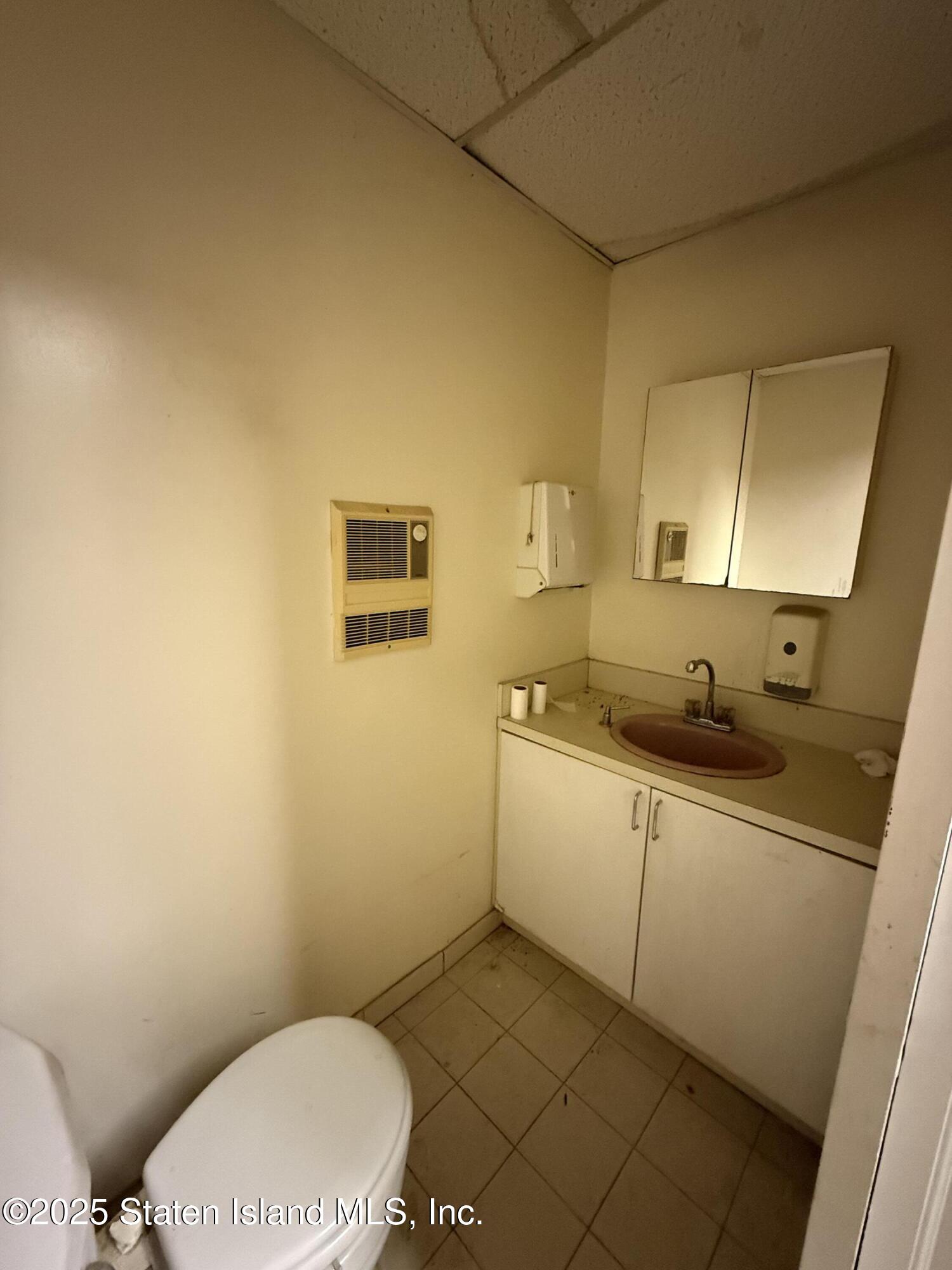 1090 Bay Street, Staten Island, NY, 10305 image 8