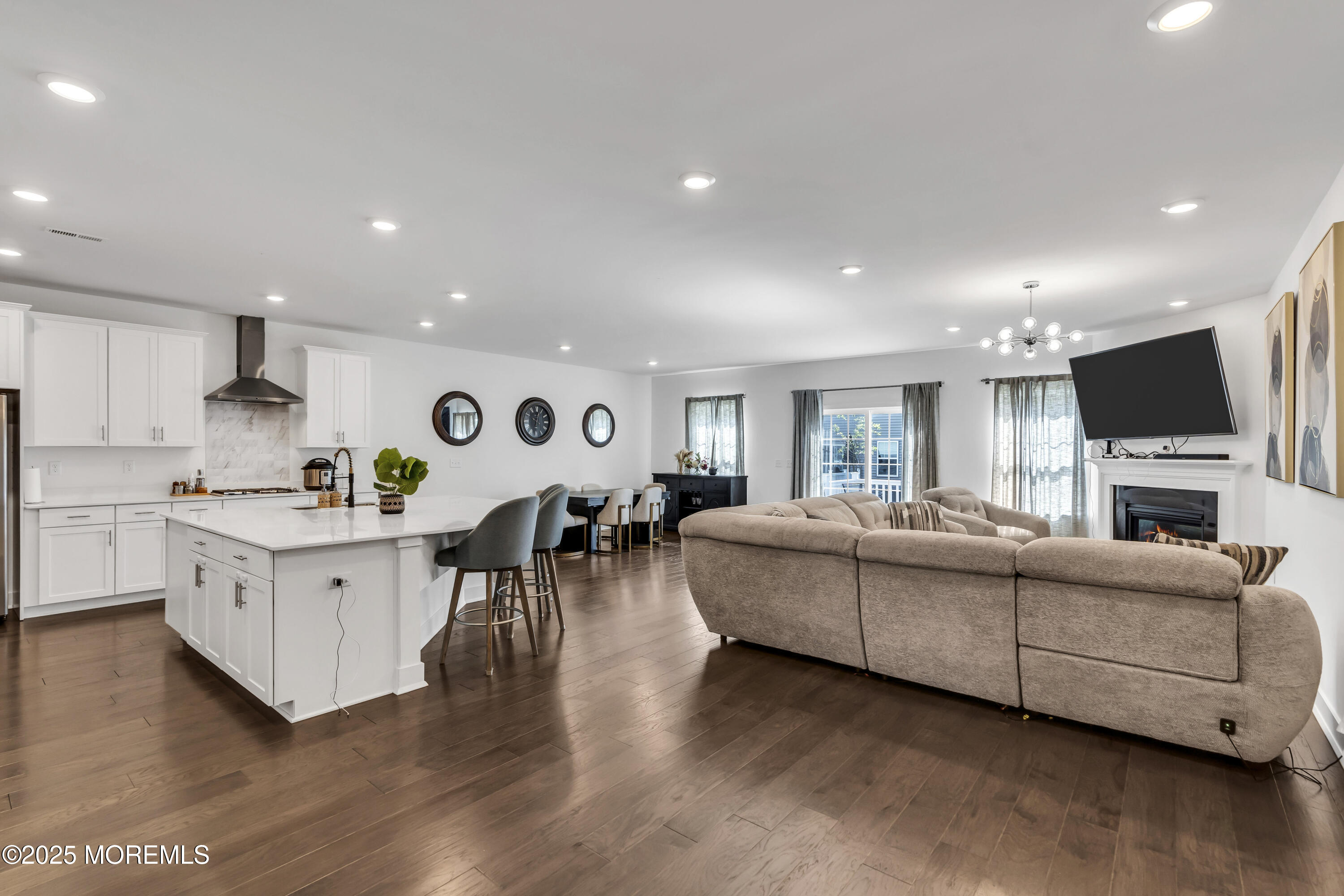 803 Aviator Avenue Image 3