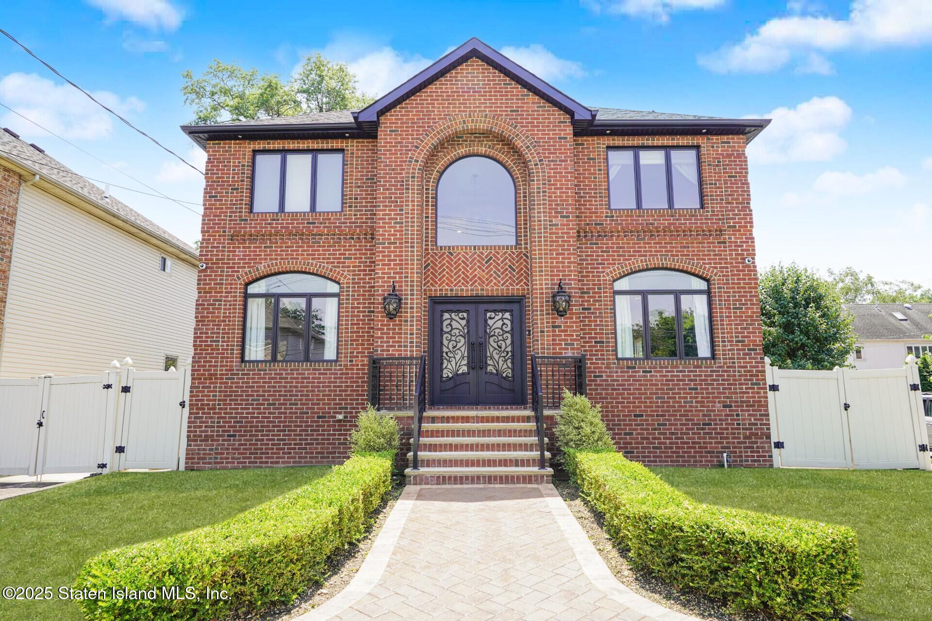 460 Darlington Avenue, Staten Island, NY, 10309