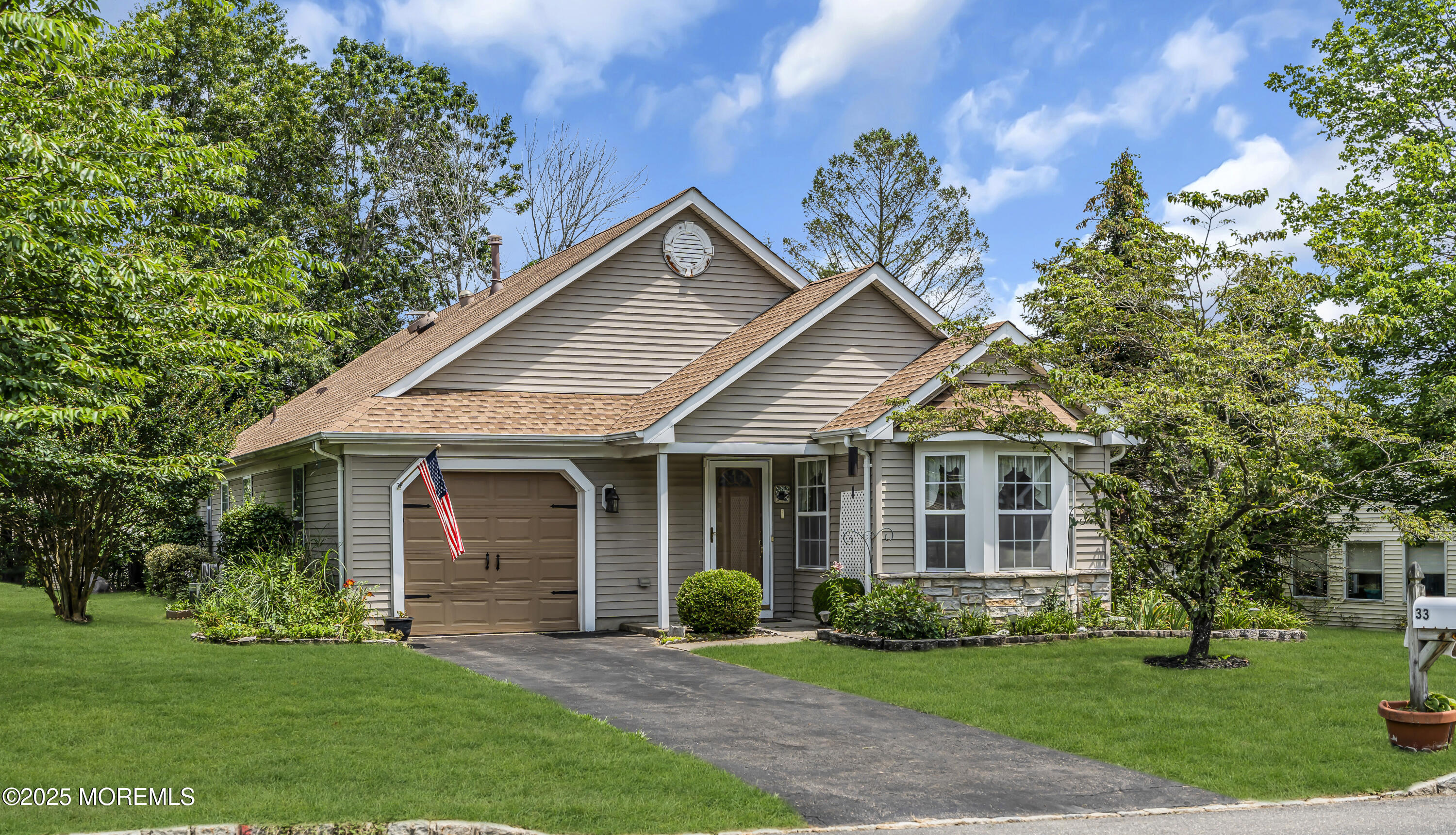 33 Strawberry Lane, Lakewood, NJ, 08701