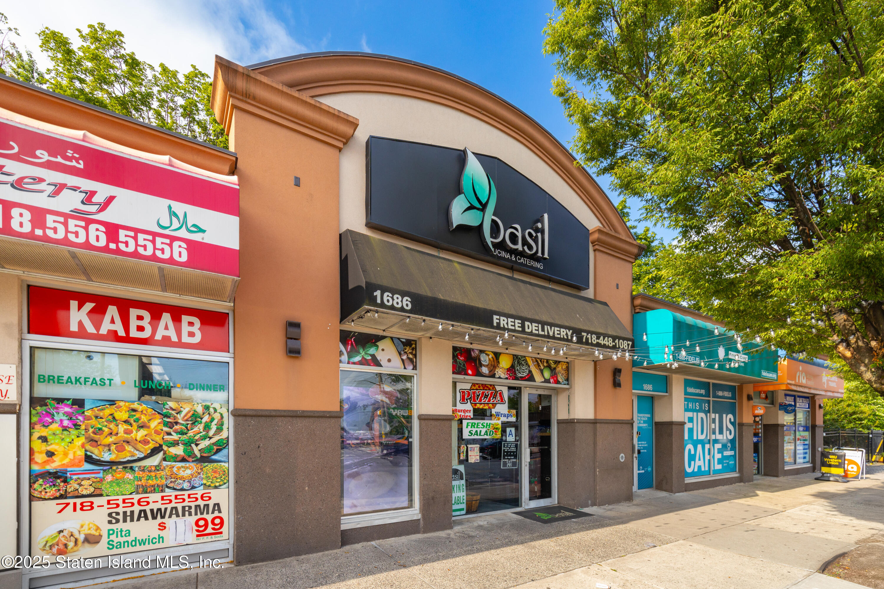 1686 Forest Avenue Image 4