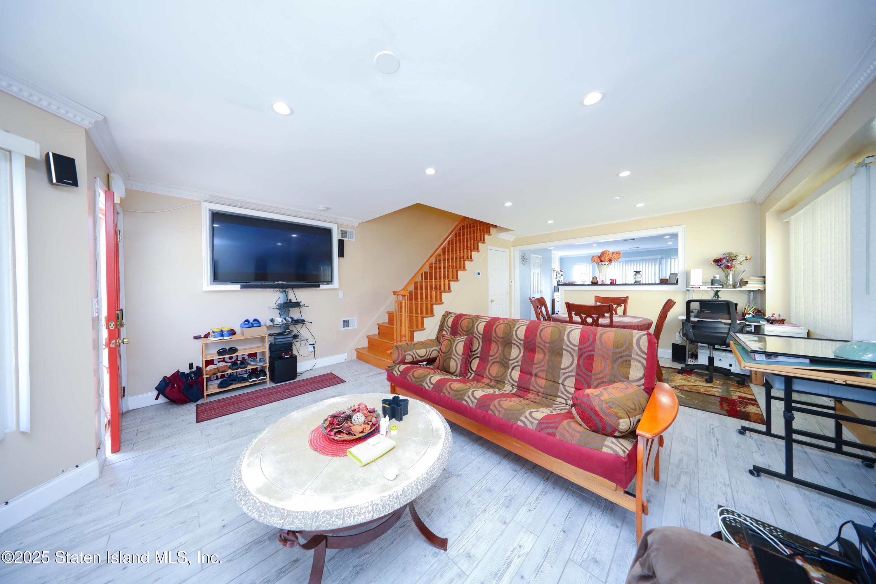 269 Clifton Avenue Image 4