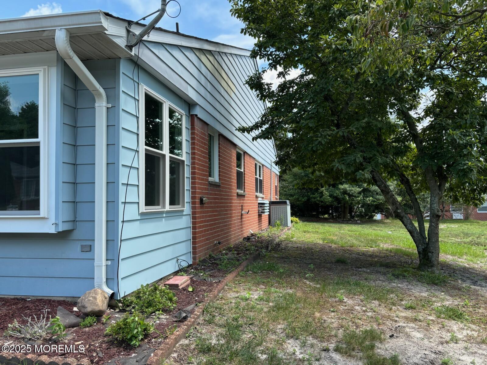 10 Lafayette Drive B Image 4