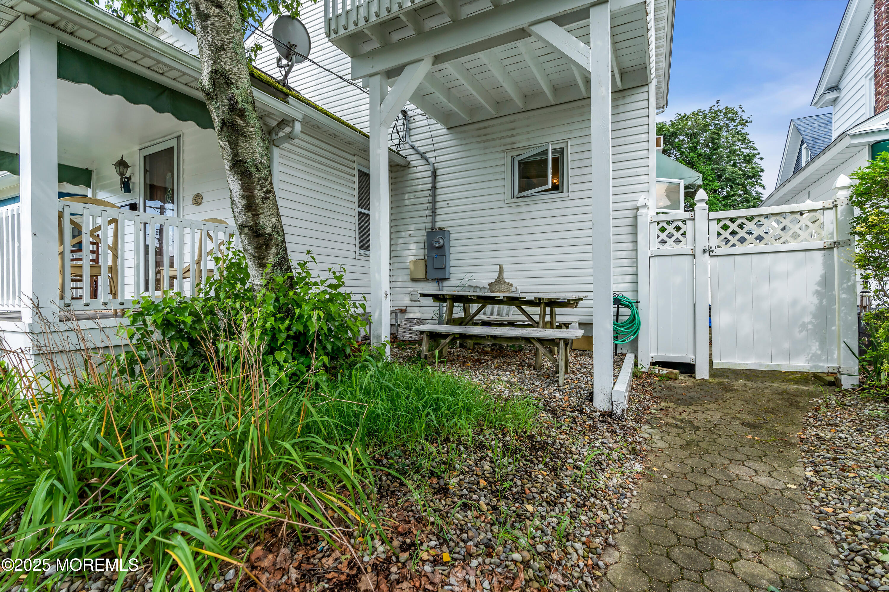 27 1/2 Atlantic Avenue Image 5