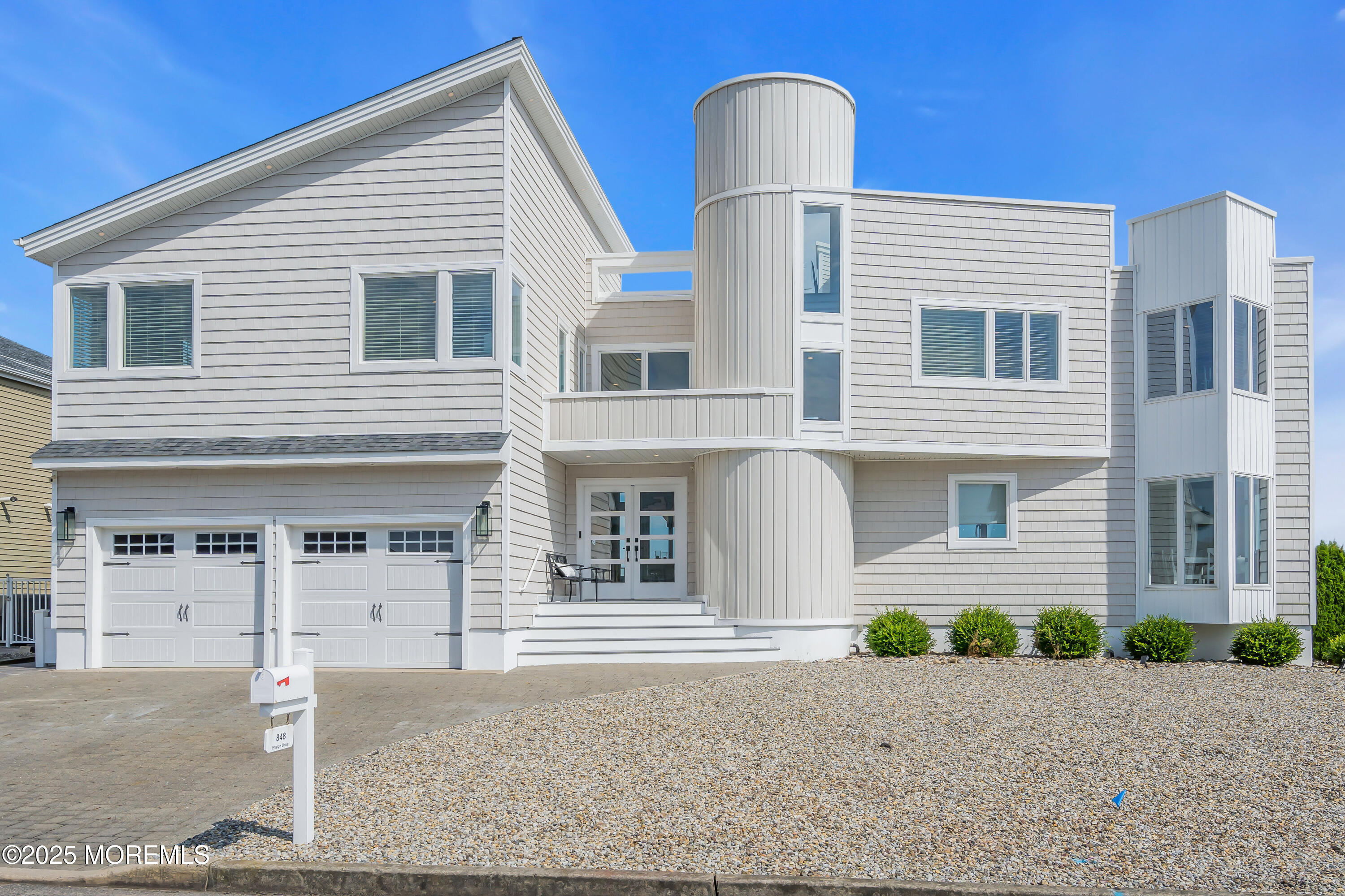848 Ensign Drive Image 3