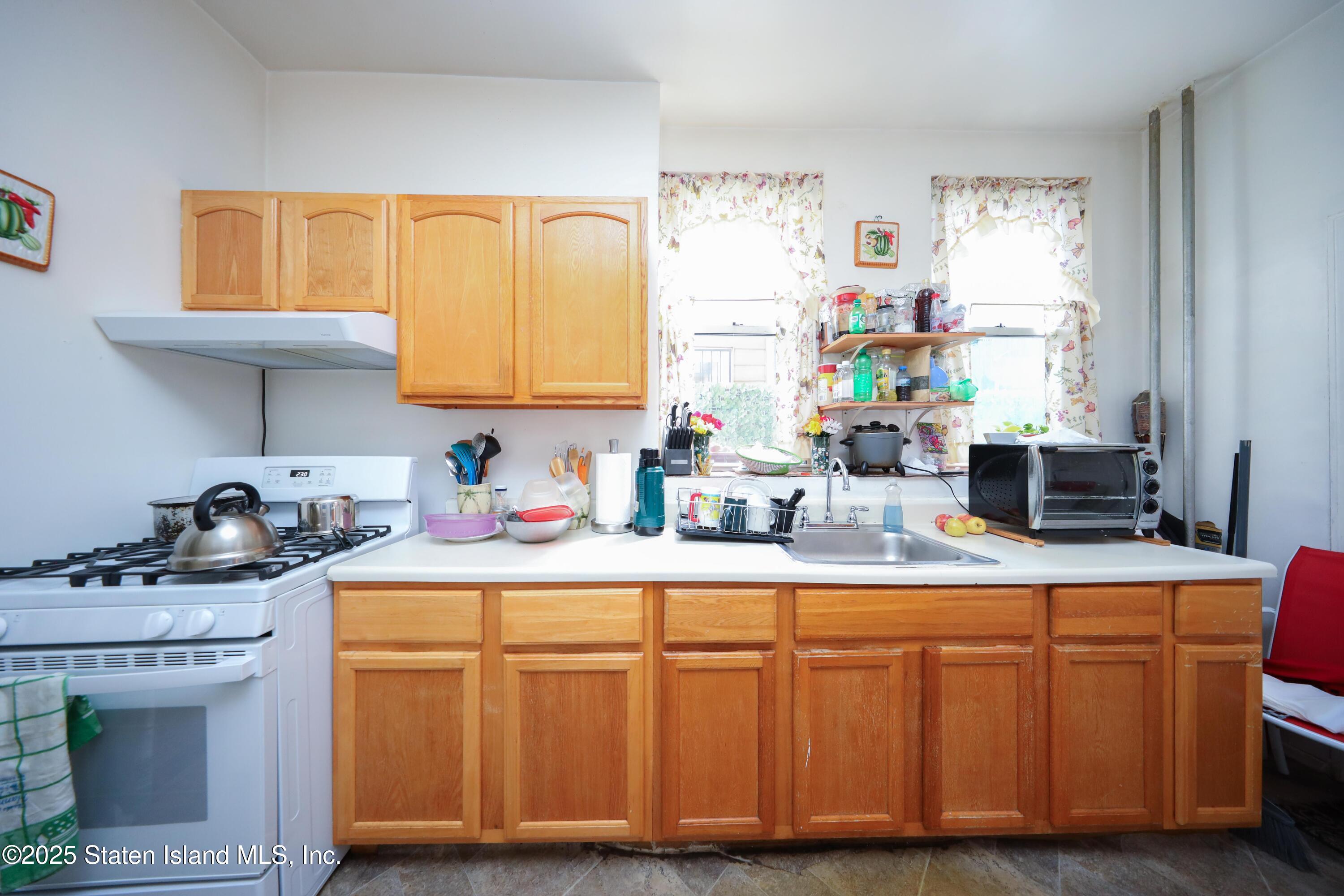 780 Van Duzer Street, Staten Island, NY, 10304 image 10