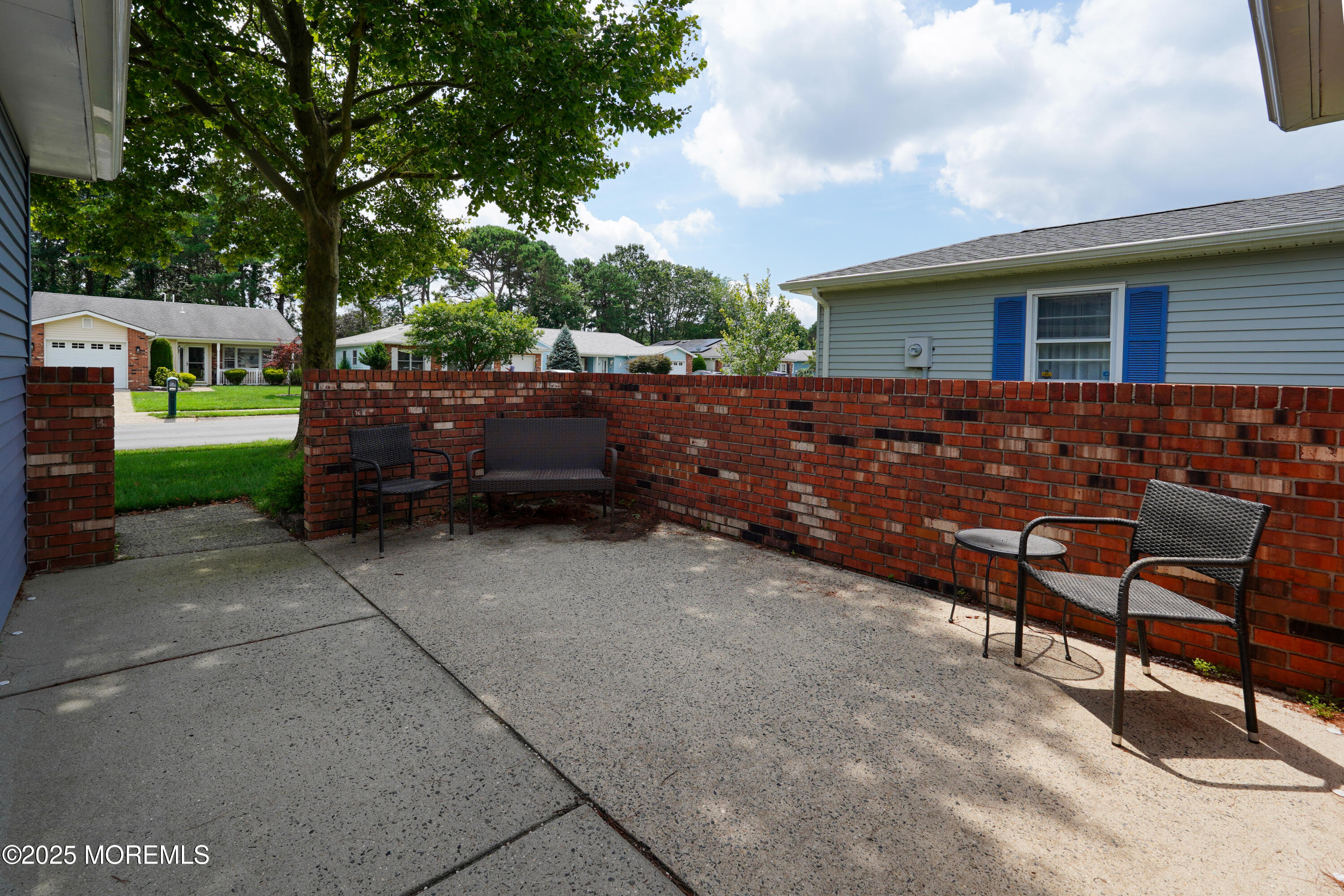 8 Garland Drive Image 3