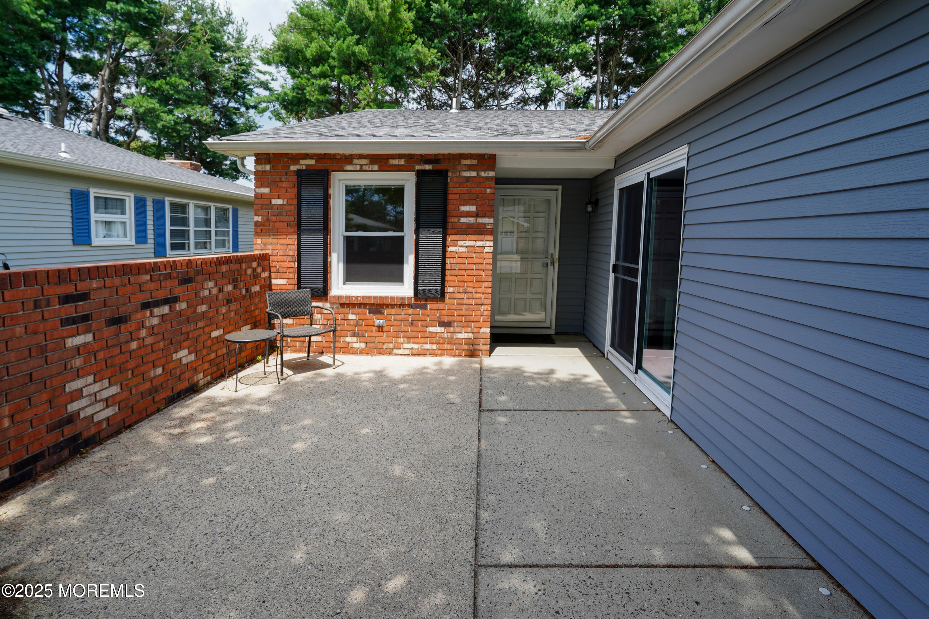 8 Garland Drive Image 5