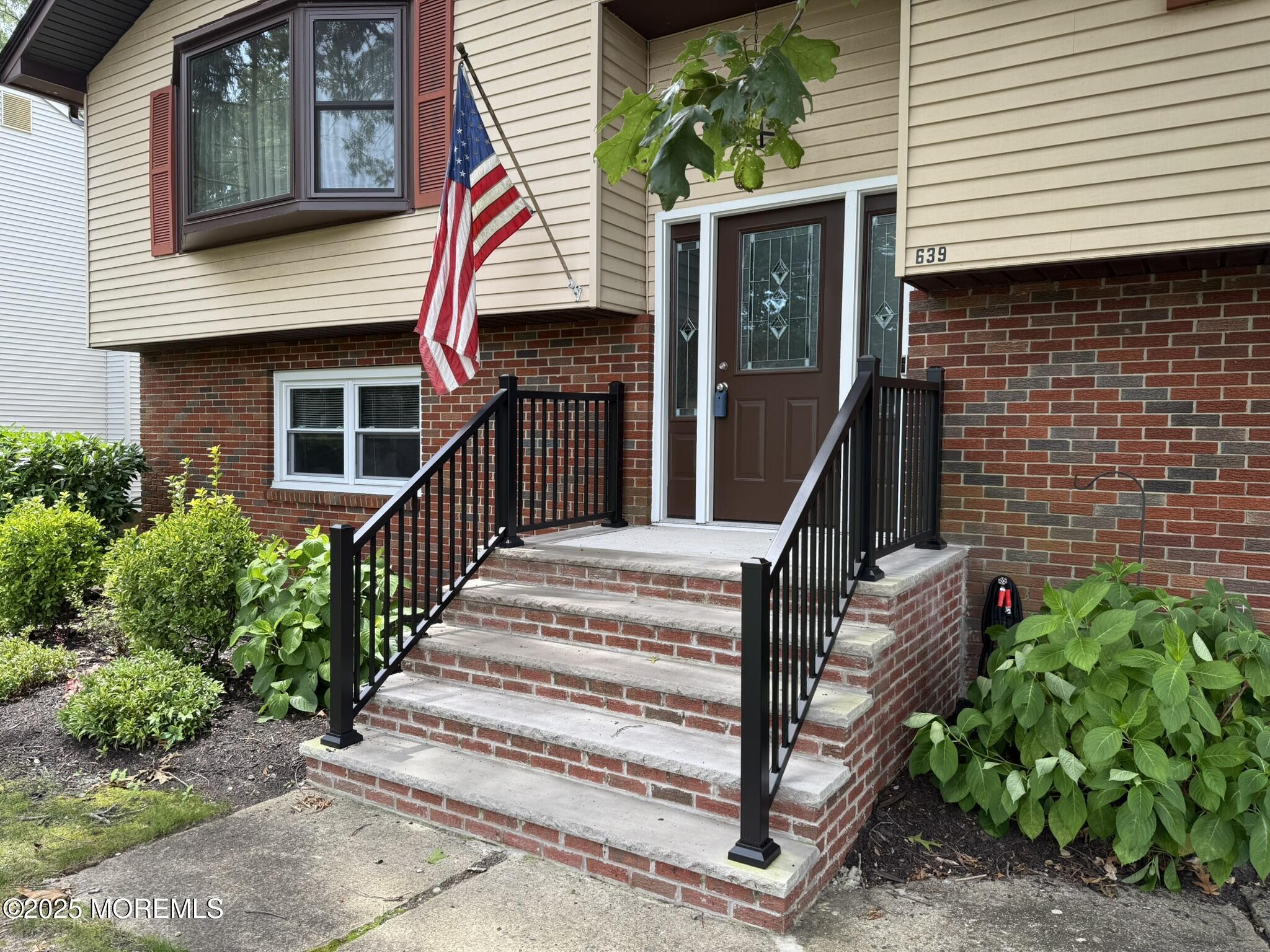 639 Elwood Street Image 2
