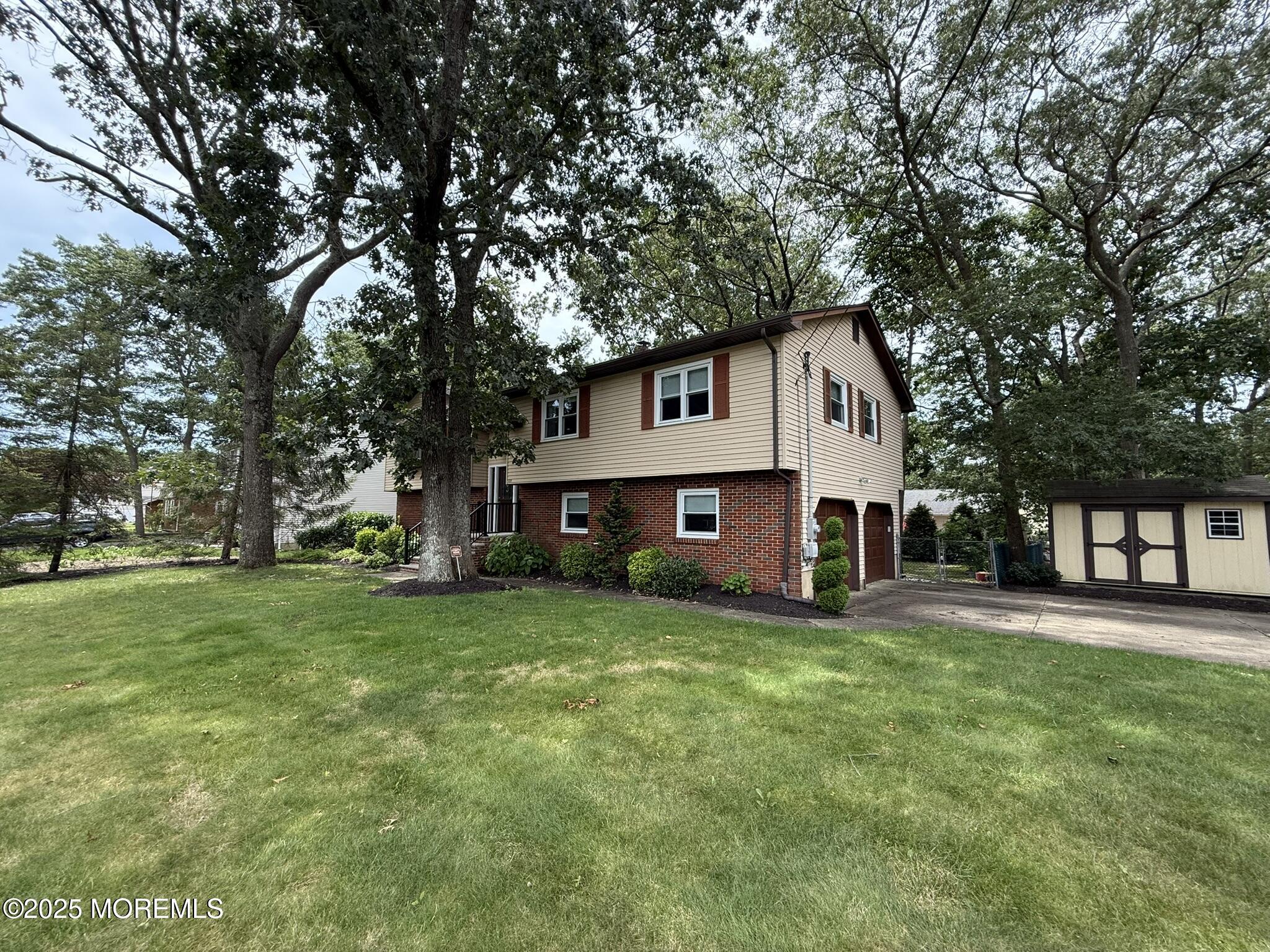 639 Elwood Street Image 4